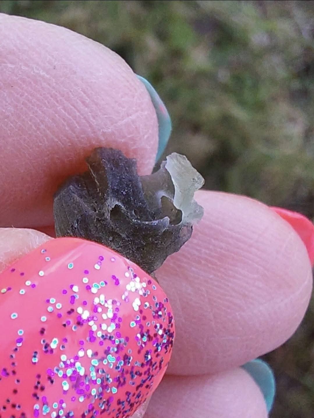 Moldavite Piece, 0.74g, Tektite (Ref: 1147)