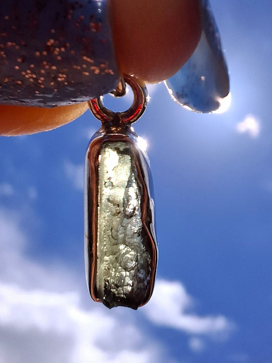 Moldavite Pendant, 925 Silver, Tektite (Ref: P77)