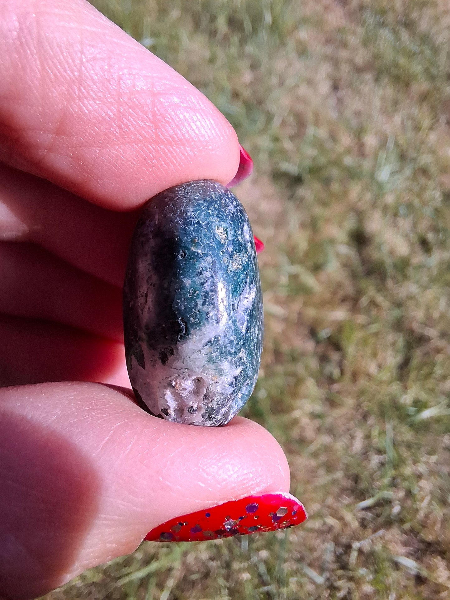 Green Moss Agate, Tumble Stone, Crystal (Ref: T170)