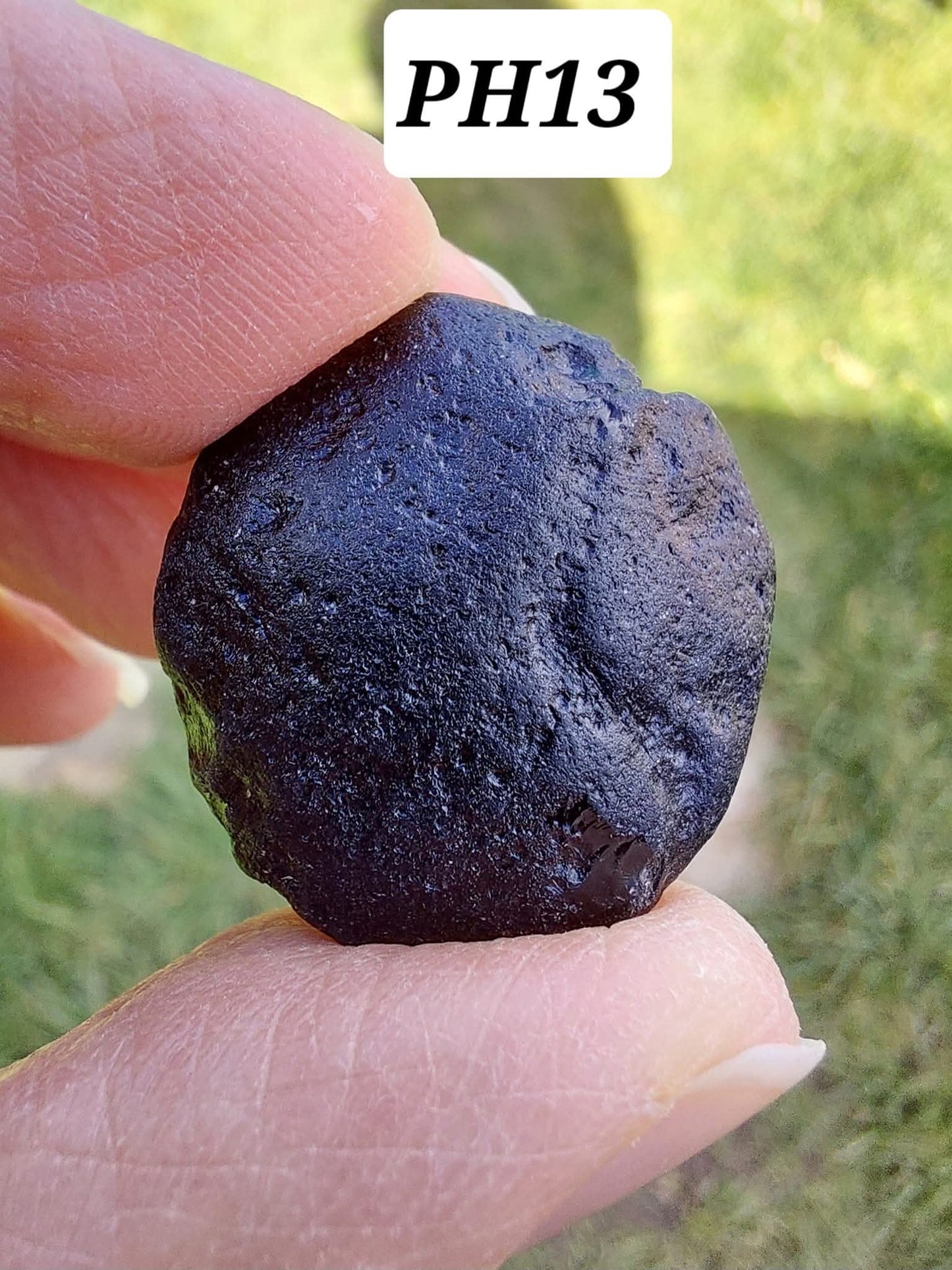 Philippinite (Rizalite), 9.24g, Tektite