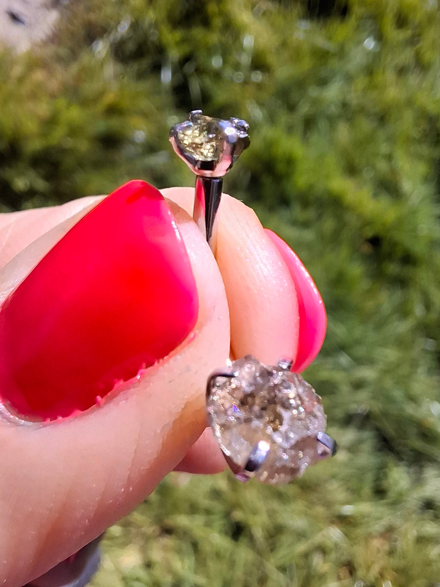 Moldavite (raw) BELLY BAR, 14G, Surgical Steel, Tektite (Ref: BB6)