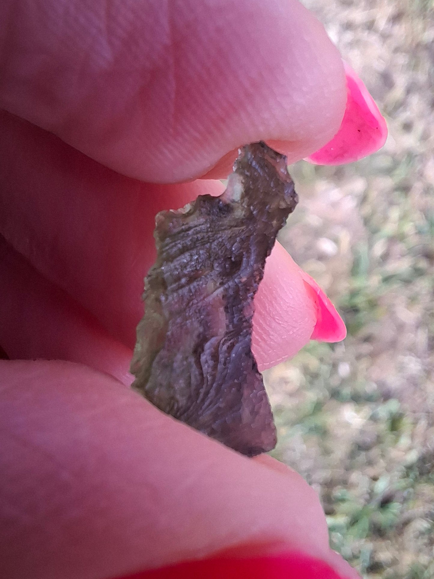 Moldavite Piece, 0.69g, Tektite (Ref: 1486)