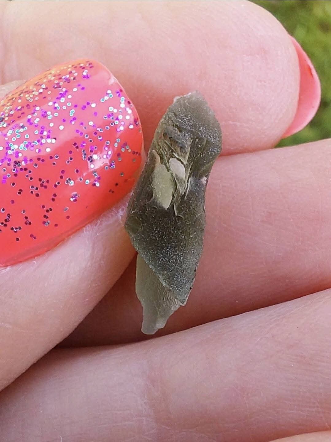 Moldavite Piece, 0.75g, Tektite (Ref: 1124)
