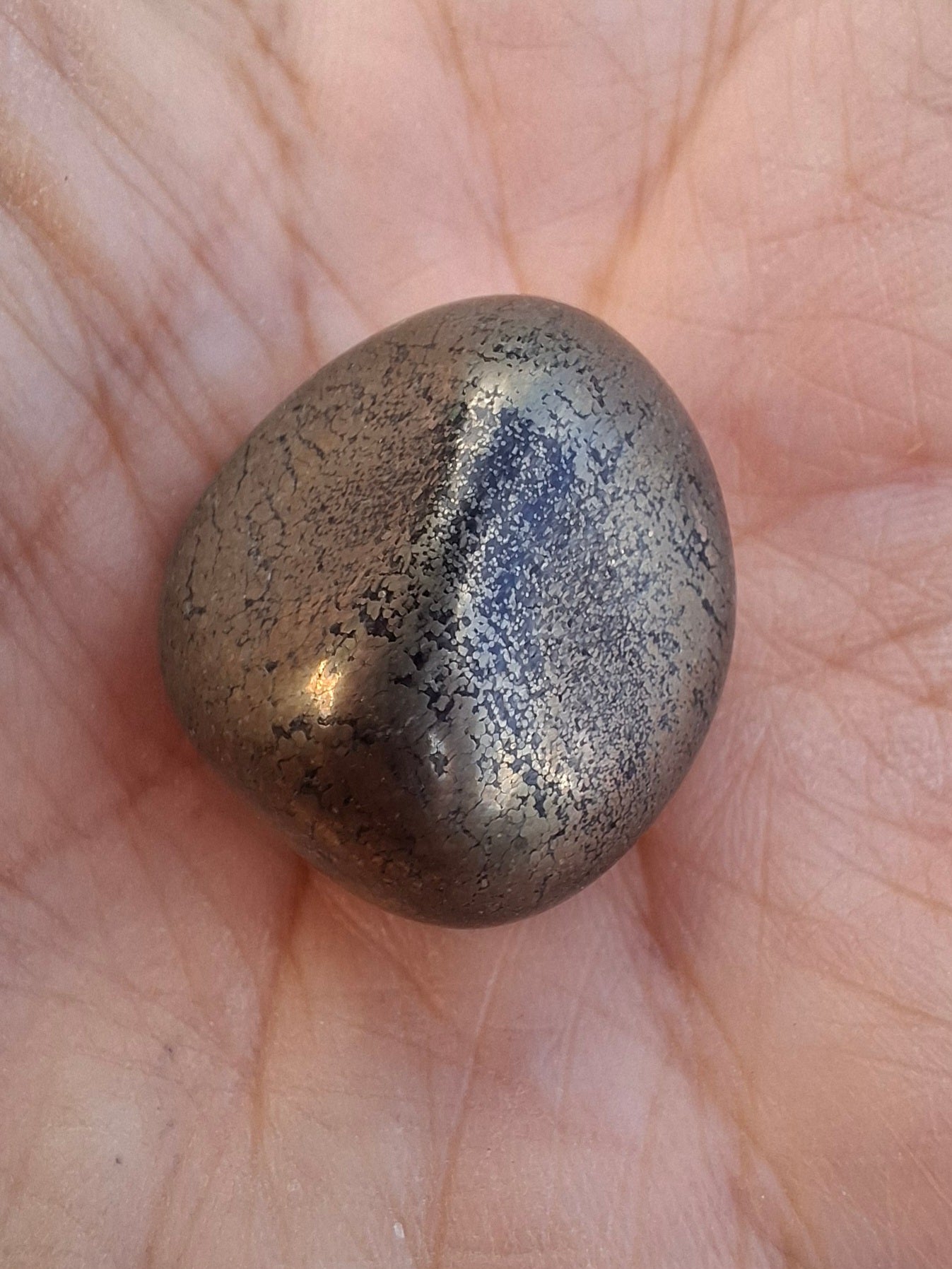Apache Gold Tumble Stone, Crystal (Ref: T226)