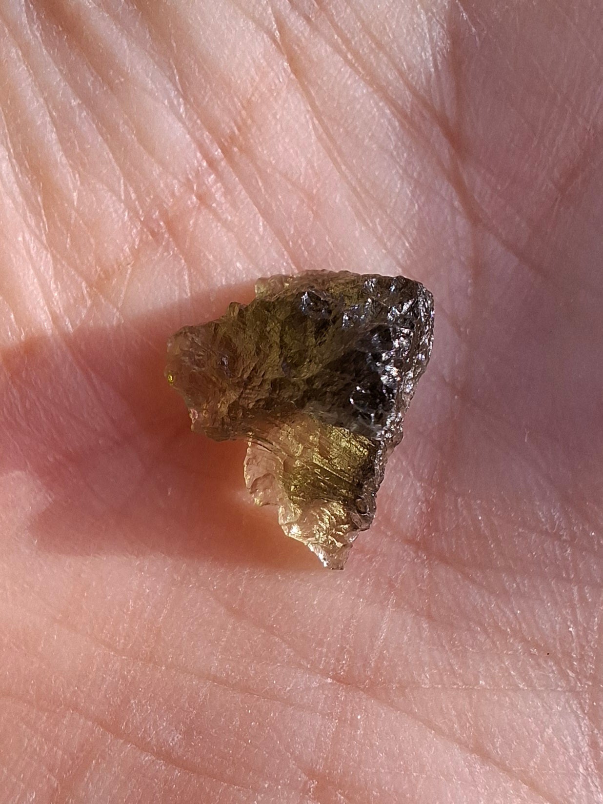 Moldavite Piece, 0.72g, Tektite (Ref: 1379)