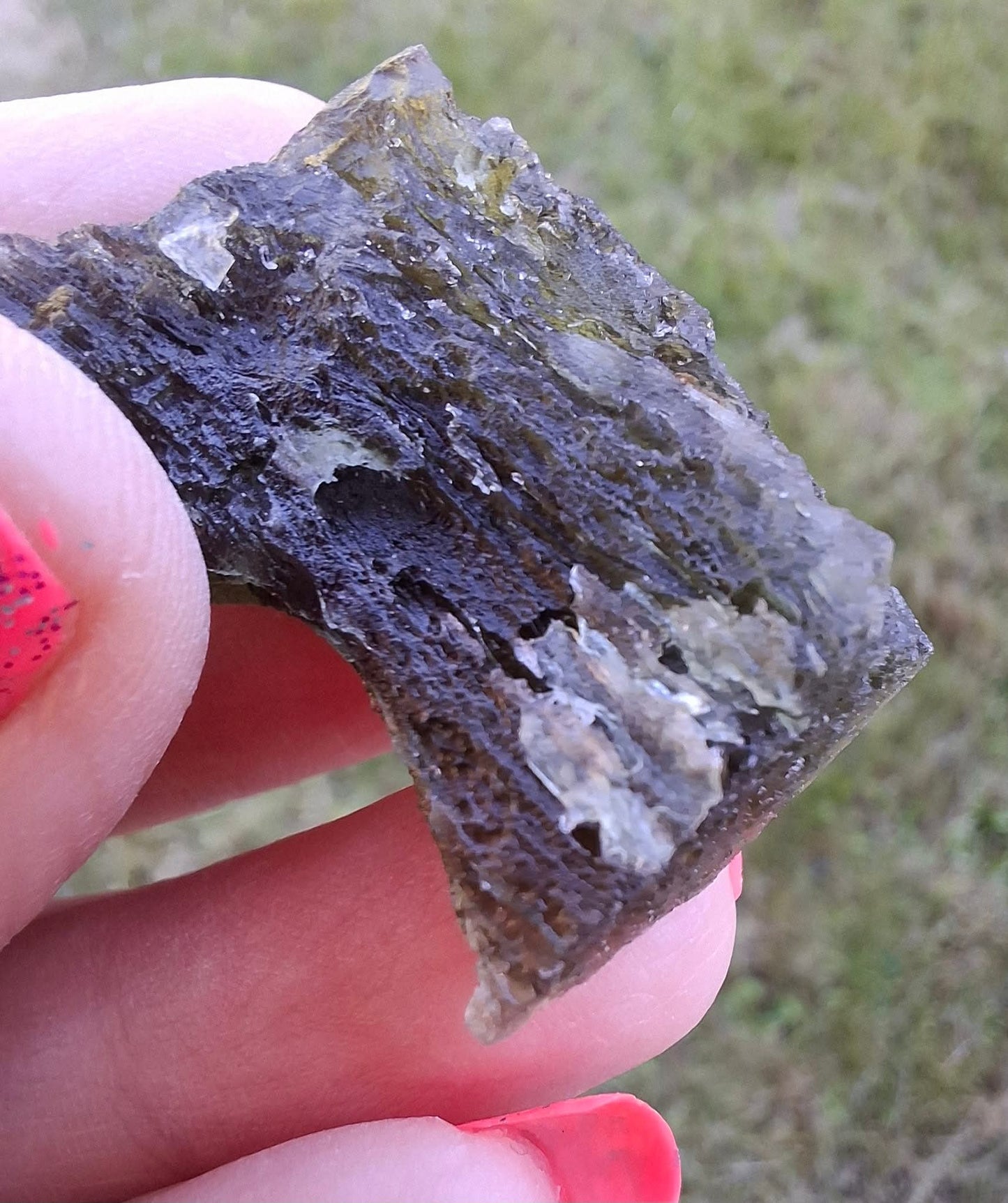 Moldavite Piece, JAKULE, 12.00g, Tektite (Ref: 1175)