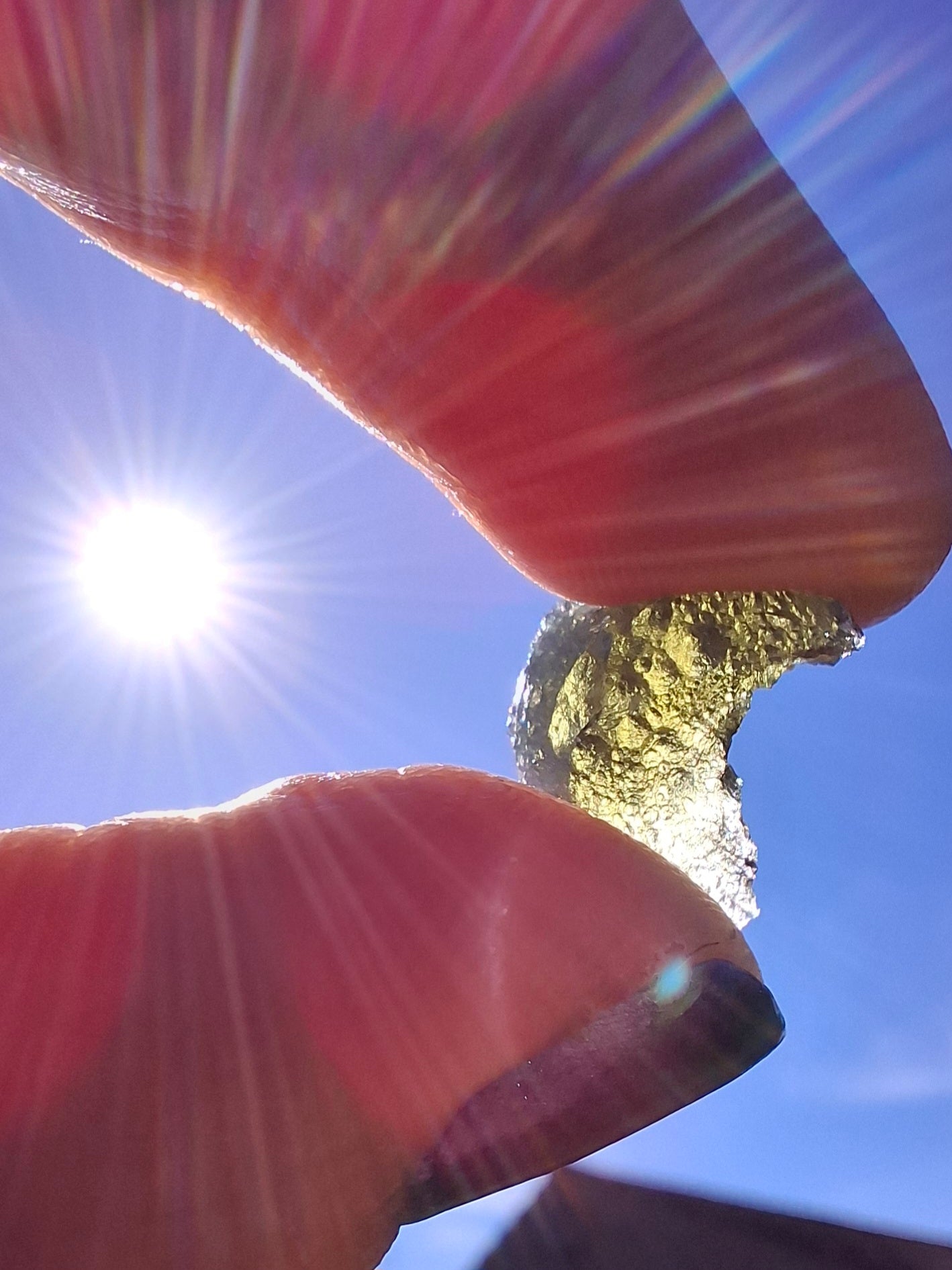 Moldavite Piece, 0.81g, Tektite (Ref: 1400)