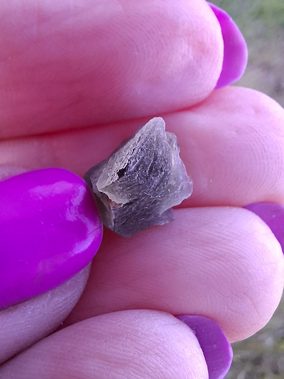 Moldavite Piece, 0.85g, Tektite (Ref: 1462)