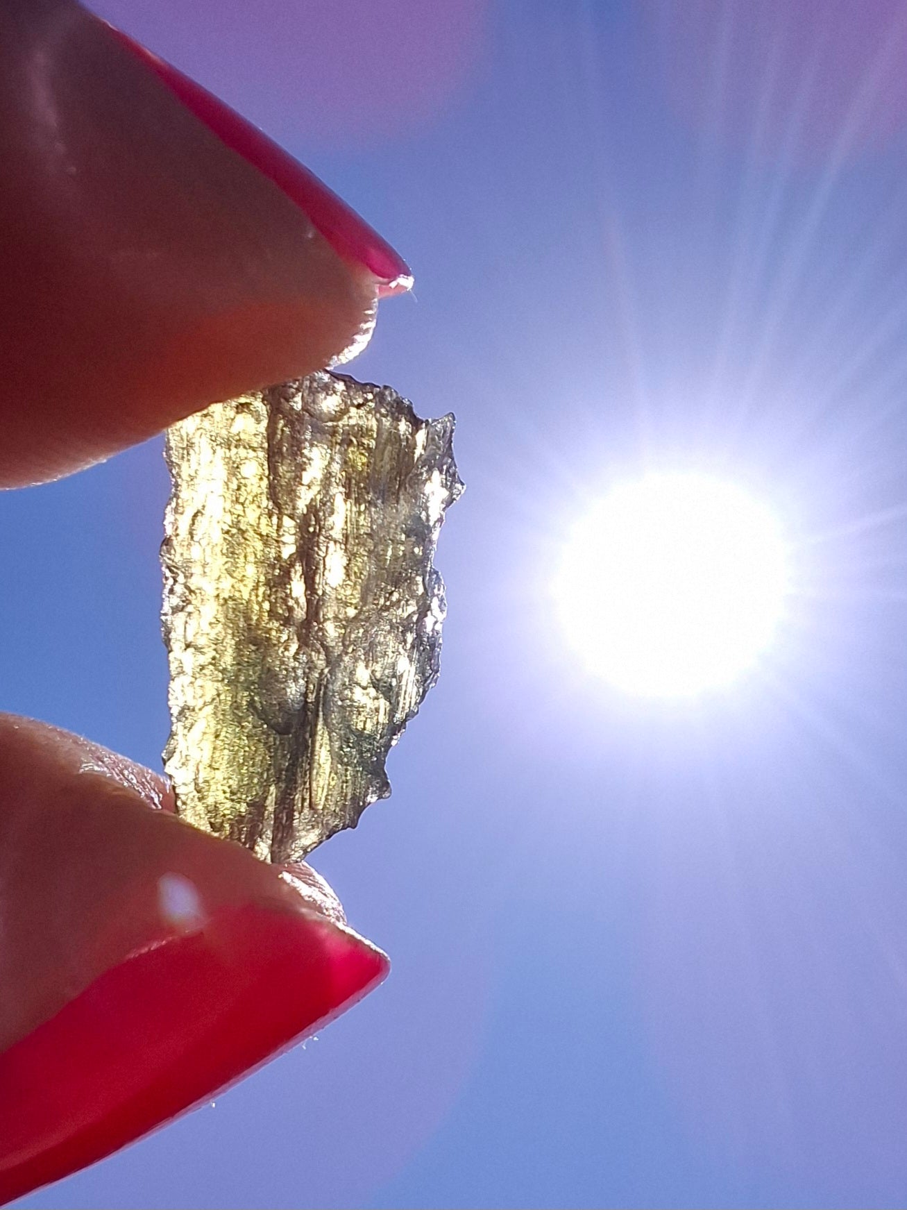 Moldavite Piece, 0.65g, Tektite (Ref: 1410)