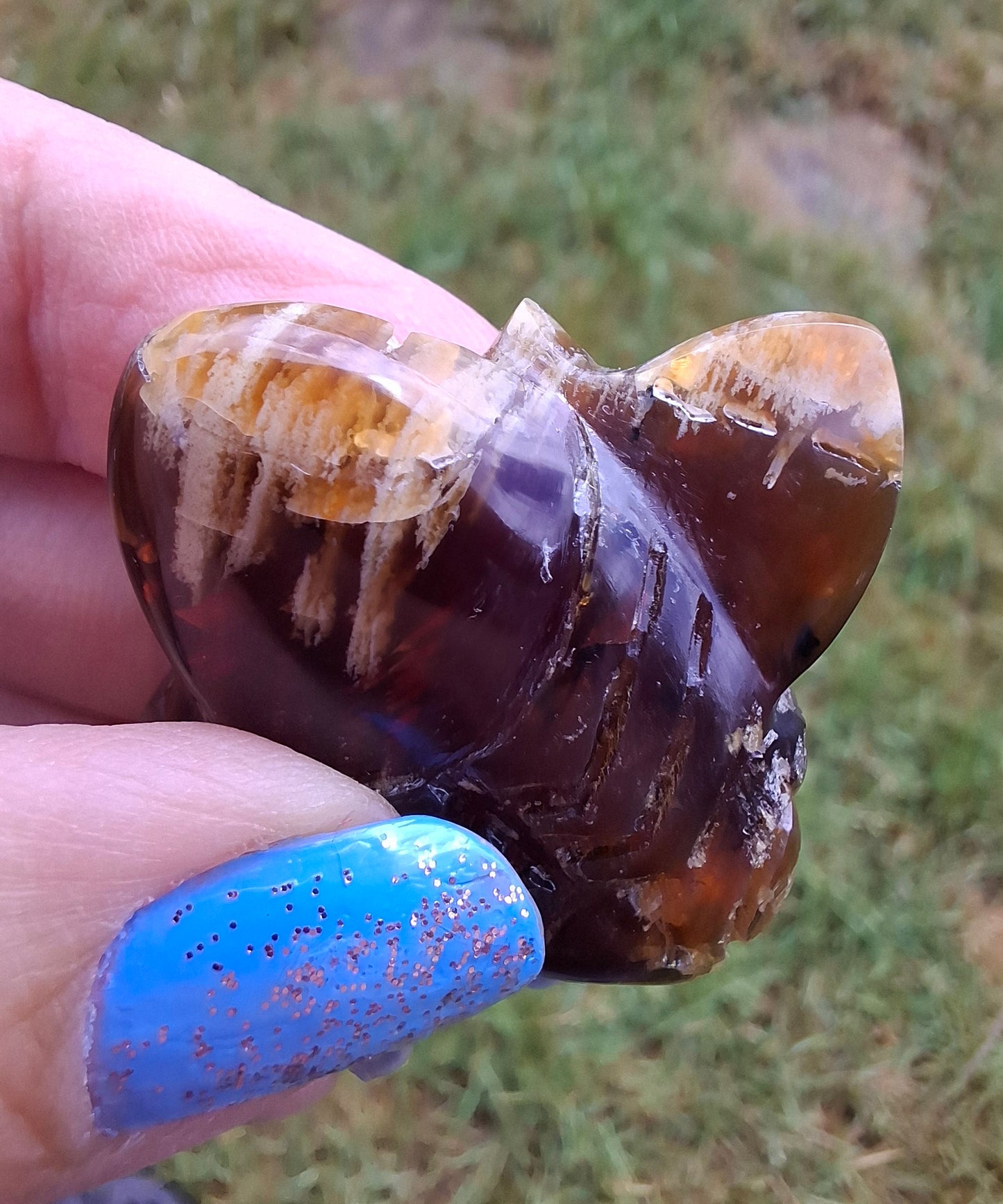 Red Amber Honey Bee Carving, 7.47g, Fossil (Ref: Bee37)