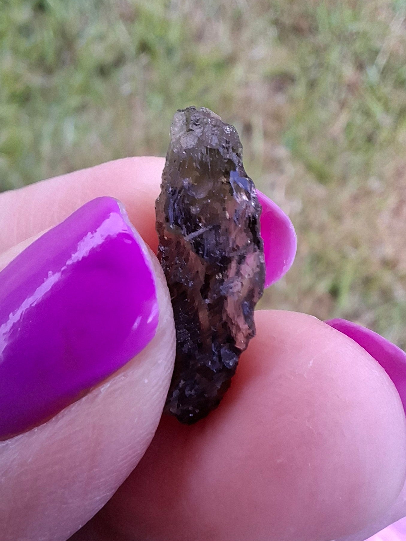 Moldavite Piece, 0.98g, Tektite (Ref: 1427)