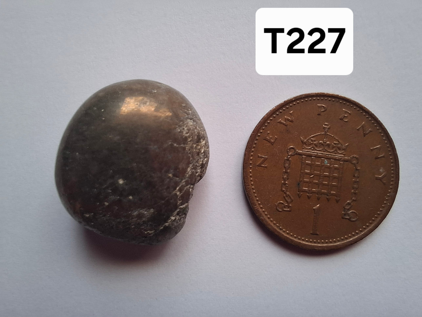 Apache Gold Tumble Stone, Crystal (Ref: T227)