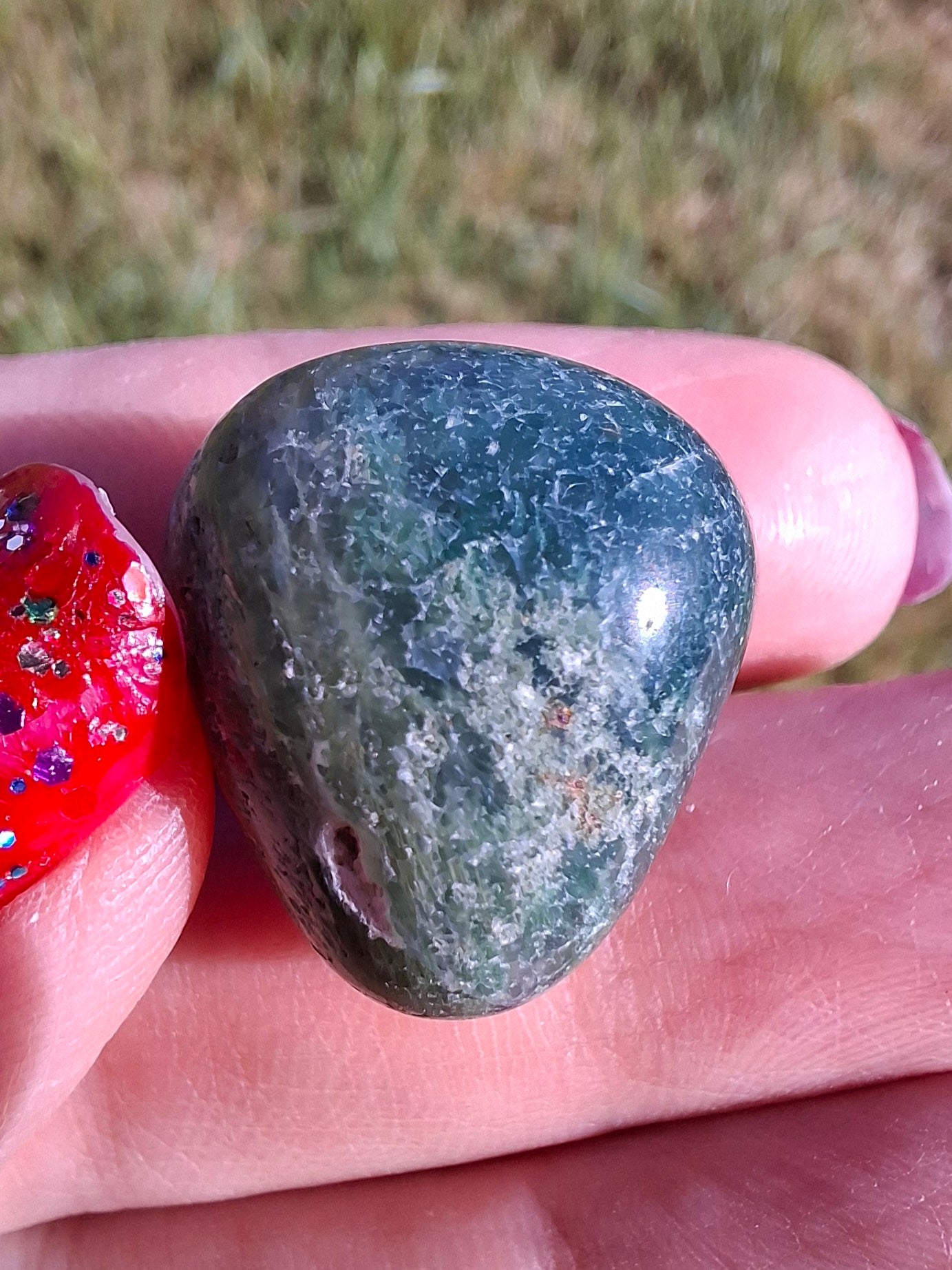 Green Moss Agate, Tumble Stone, Crystal (Ref: T167)