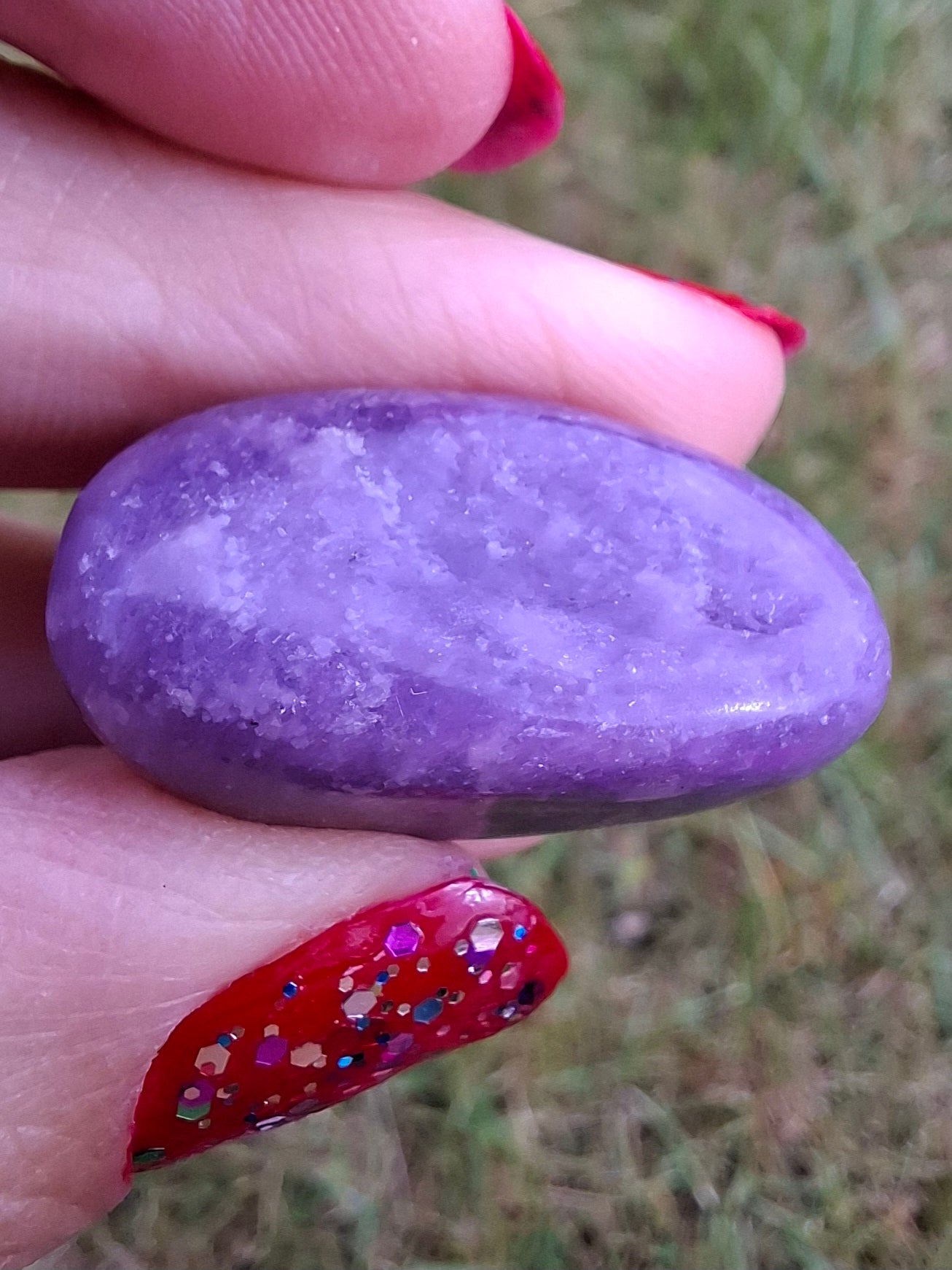 Lepidolite, Tumble Stone, Crystal (Ref: T117)
