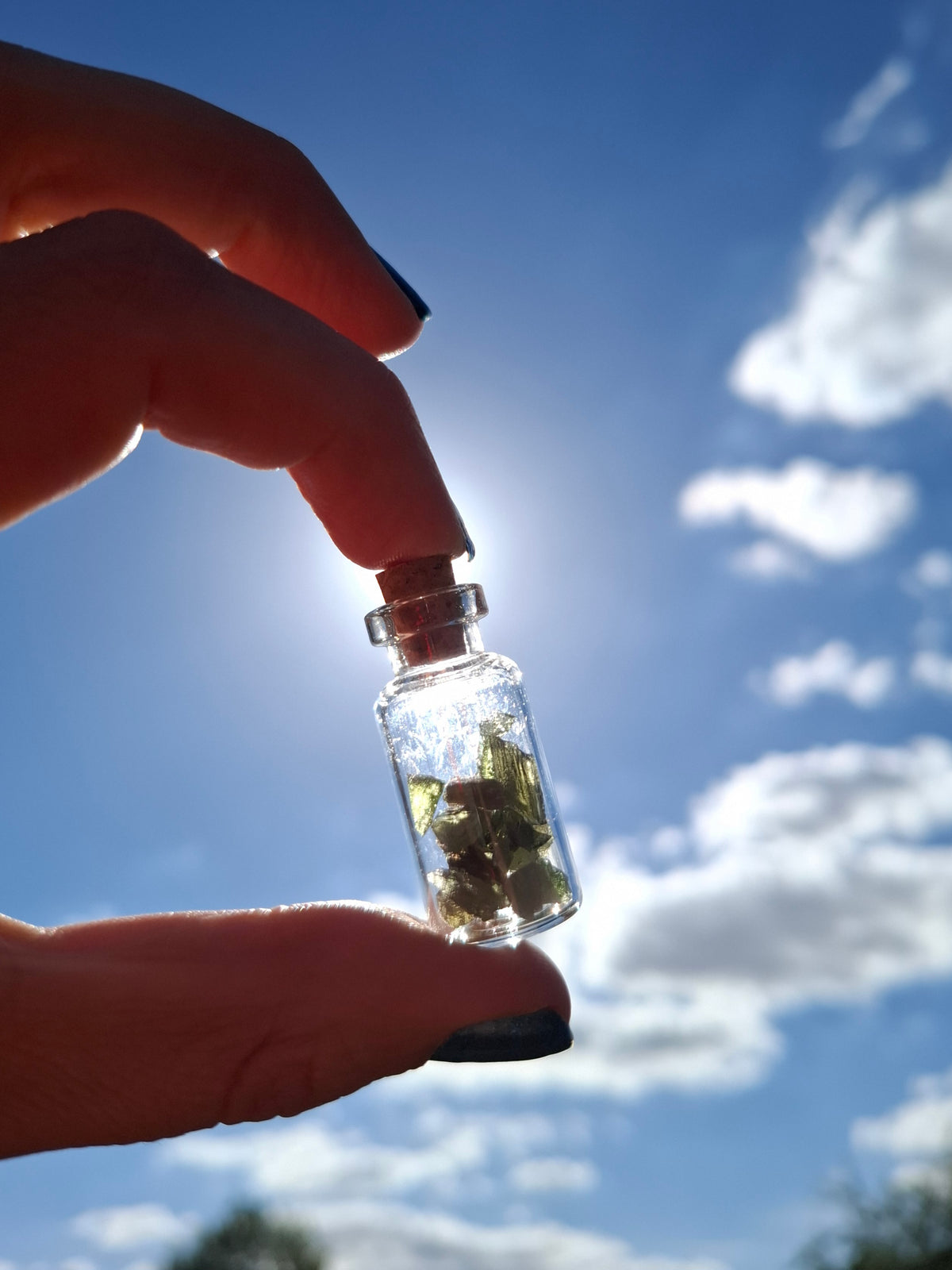 Moldavite Chips (2.00g) in 3ml Bottle, Tektite (Ref: B40)