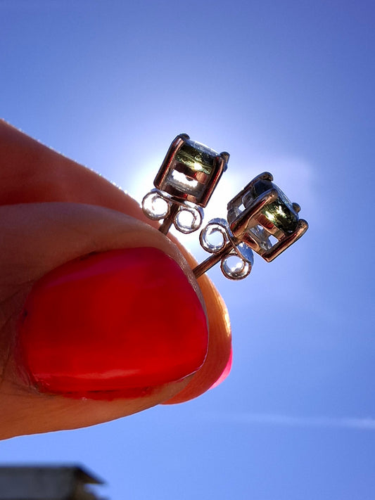 Moldavite (faceted) 5mm STUD EARRINGS, 925 Silver, Tektite (Ref: Pair44)