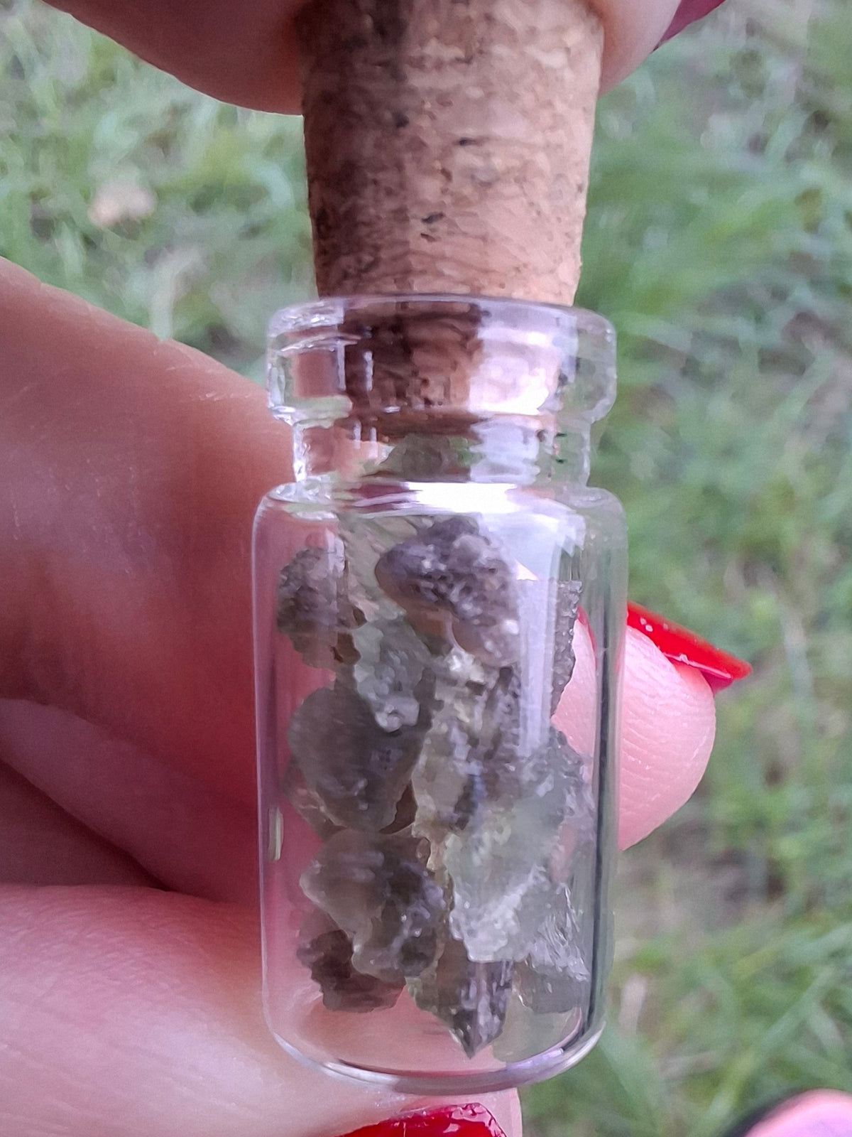 Moldavite Chips (1.00g) in 1ml Bottle, Tektite (Ref: B30)