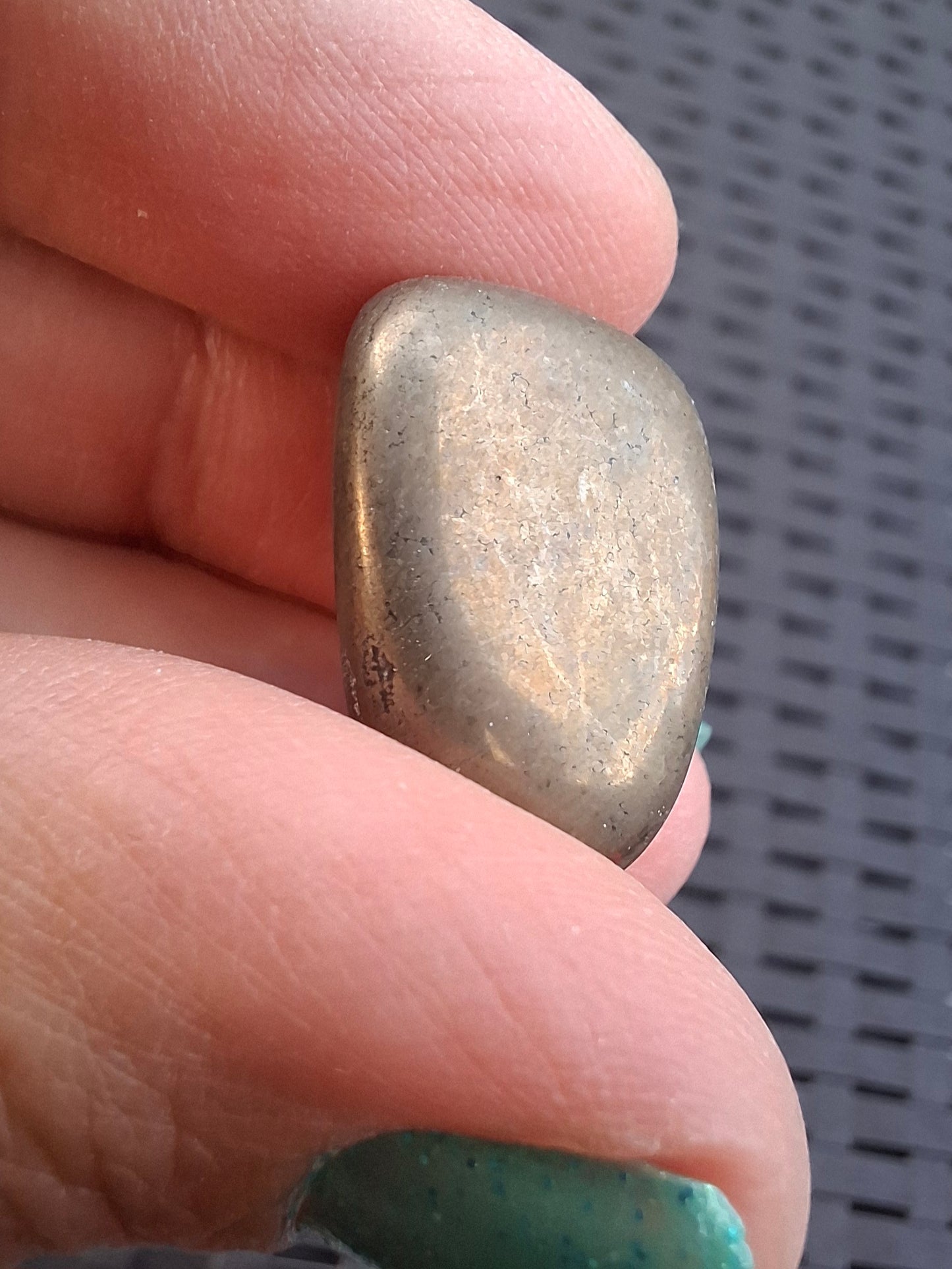 Apache Gold Tumble Stone, Crystal (Ref: T232)