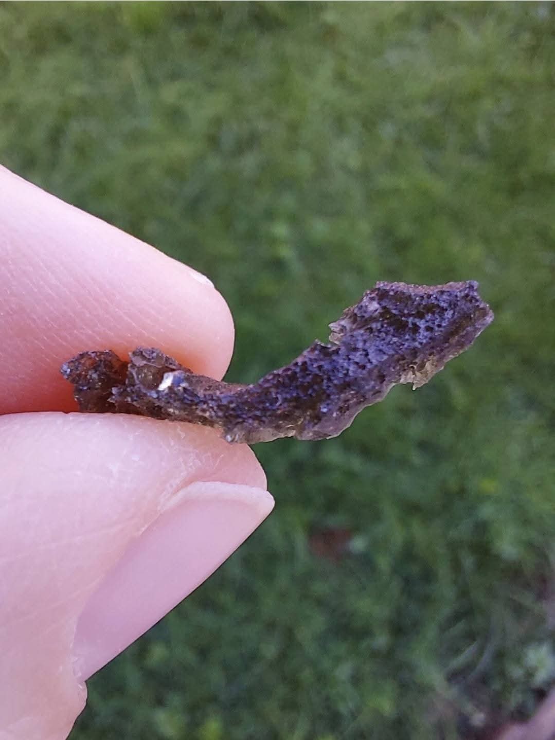 Moldavite Piece, 0.90g, Tektite (Ref: 918)