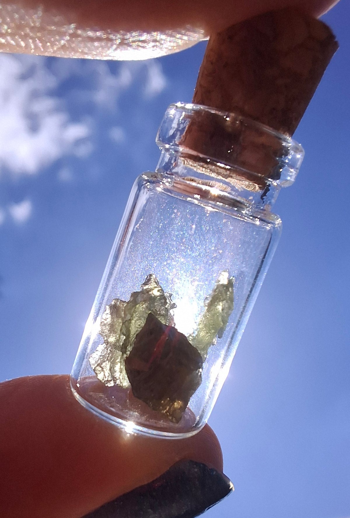 Moldavite Chips (0.50g) in 1ml Bottle, Tektite (Ref: B22)