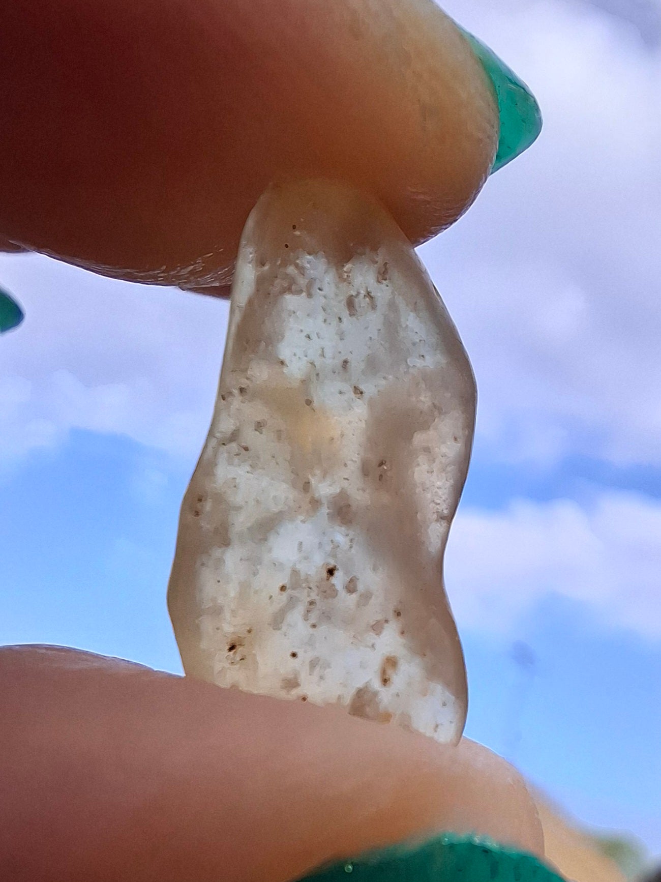 Libyan Desert Glass small Piece, 1.50g, Tektite
