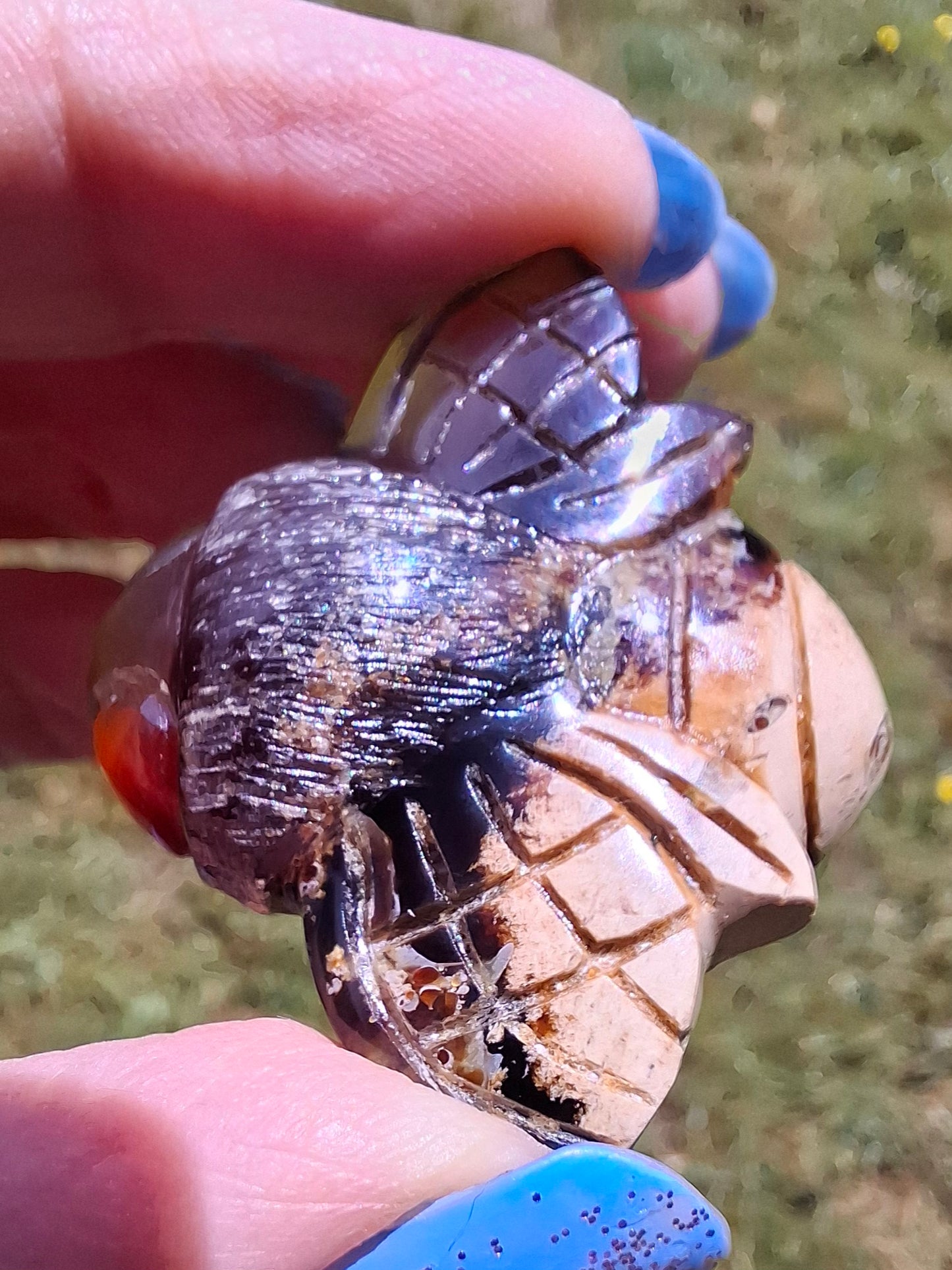 Red Amber Honey Bee Carving, 7.00g, Fossil (Ref: Bee31)