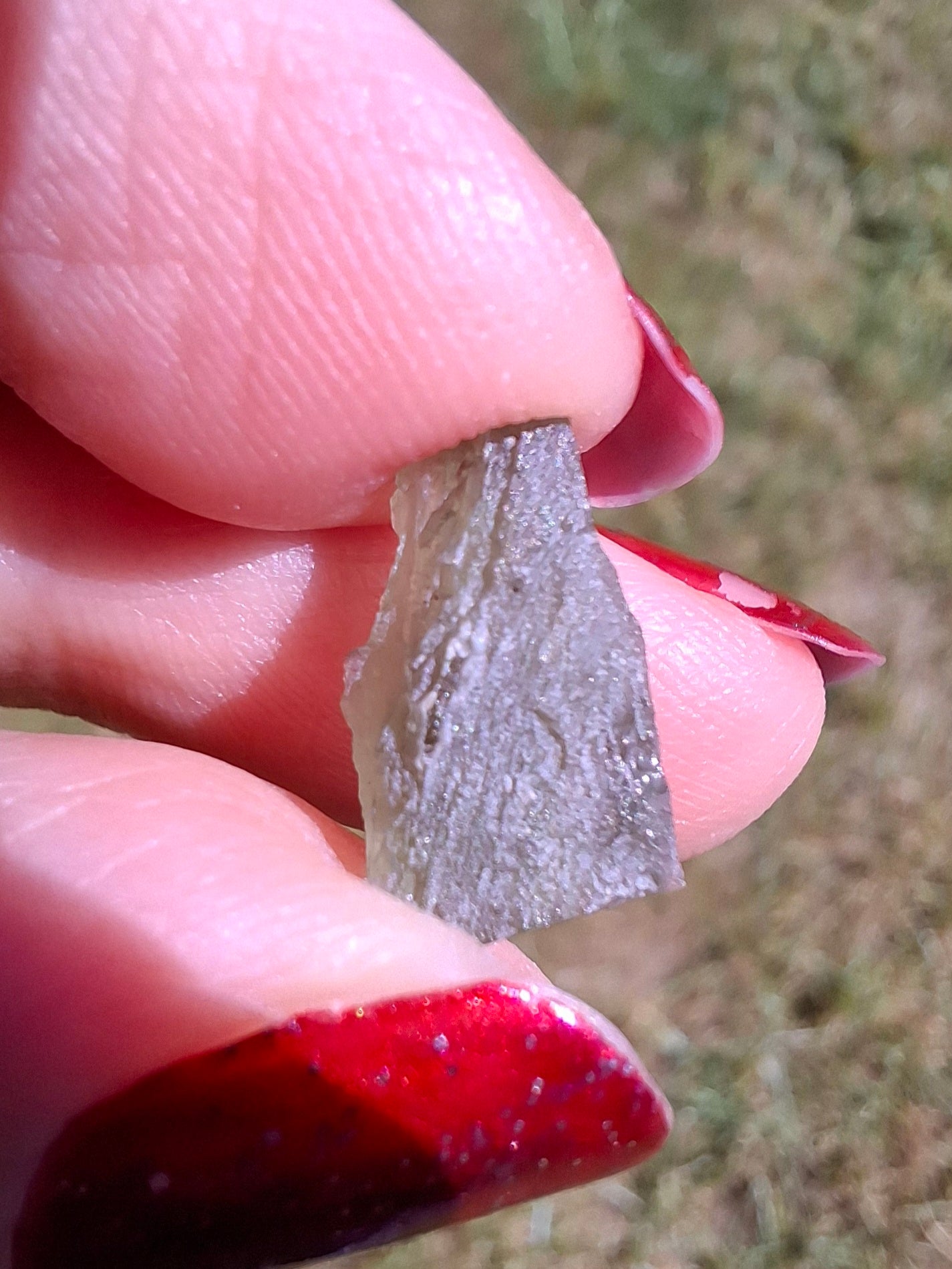 Moldavite Piece, 0.68g, Tektite (Ref: 1471)