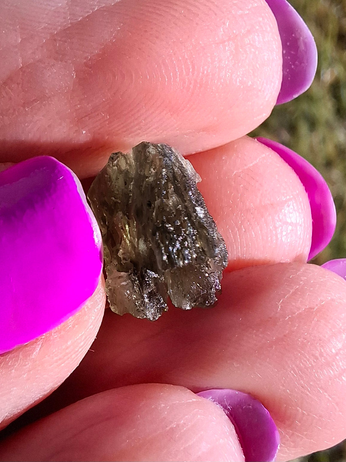 Moldavite Piece, 0.84g, Tektite (Ref: 1445)