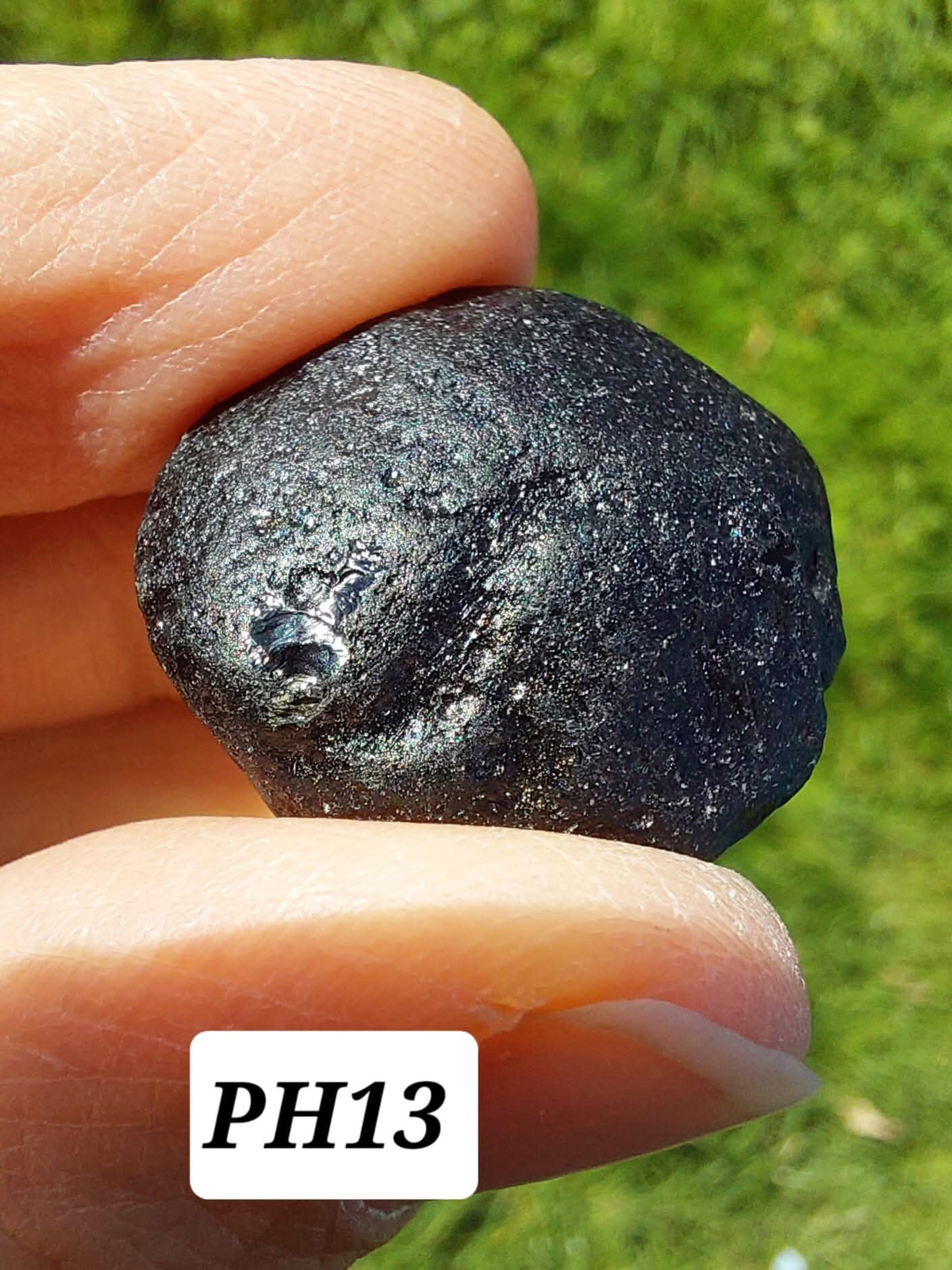 Philippinite (Rizalite), 9.24g, Tektite