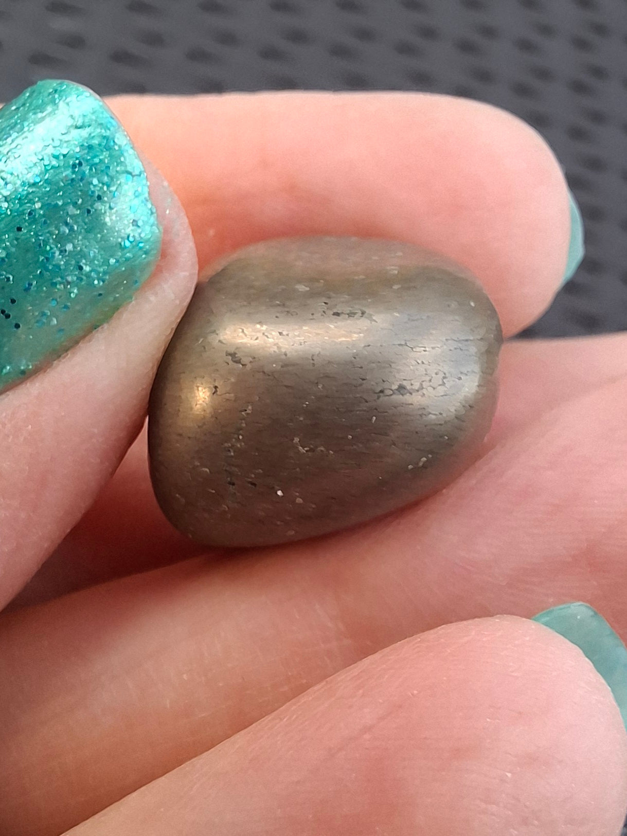 Apache Gold Tumble Stone, Crystal (Ref: T231)