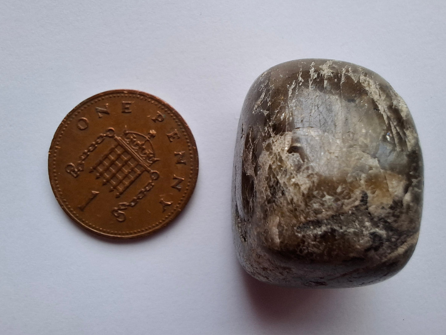 Labradorite, Tumble Stone, Crystal (Ref: T210)