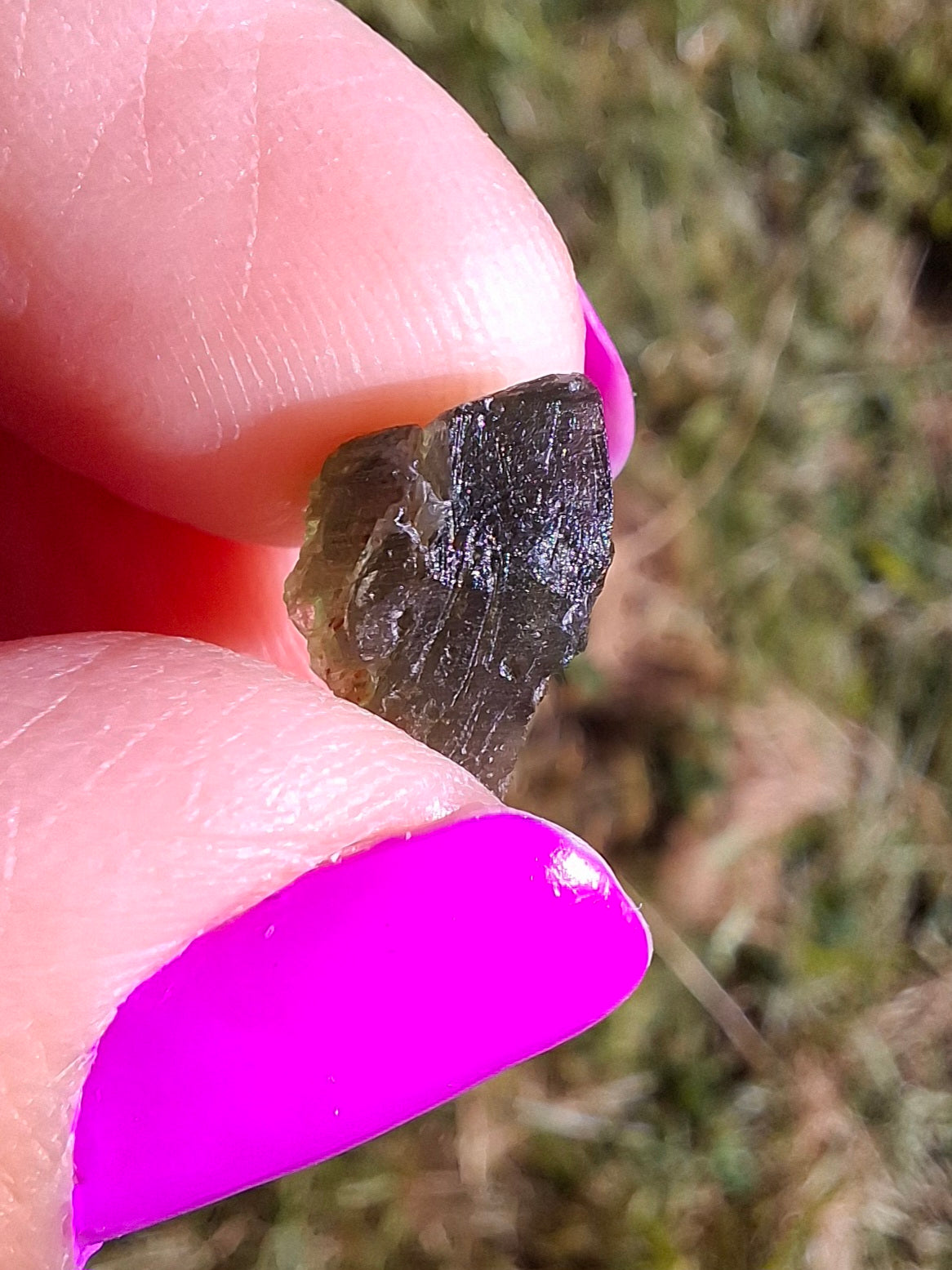Moldavite Piece, 0.81g, Tektite (Ref: 1449)