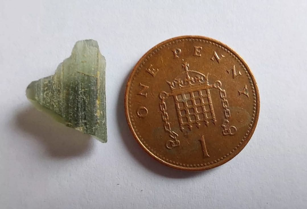Moldavite Piece, 0.63g, Tektite (Ref: E174)