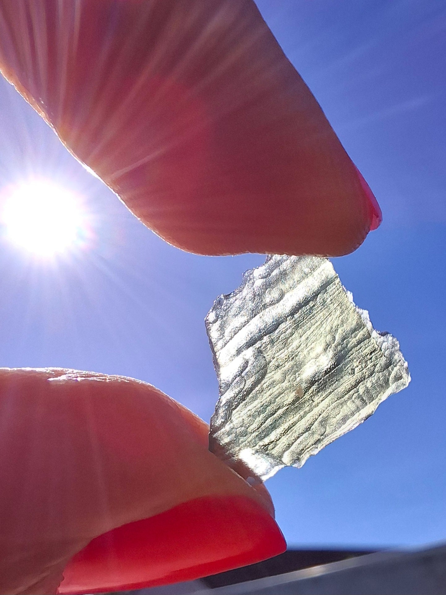 Moldavite Piece, 0.69g, Tektite (Ref: 1405)
