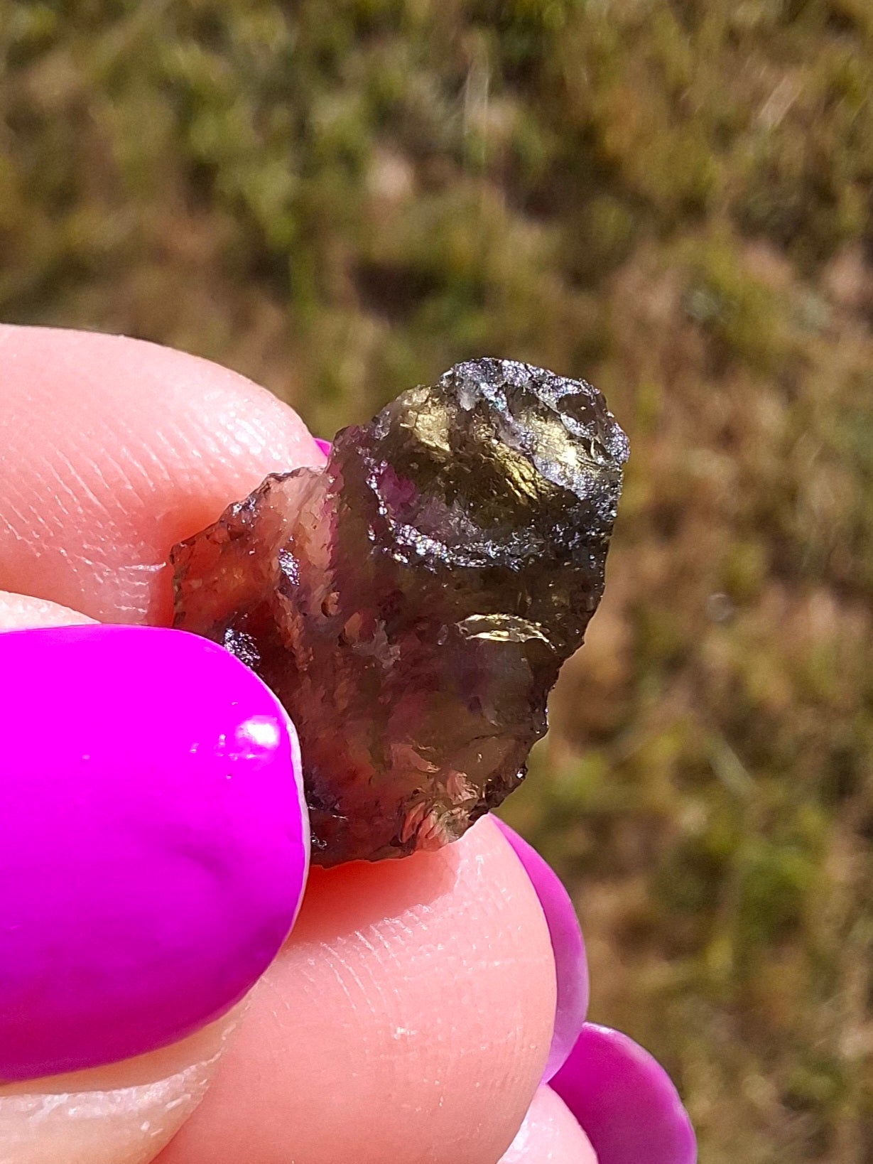 Moldavite Piece, 0.98g, Tektite (Ref: 1427)