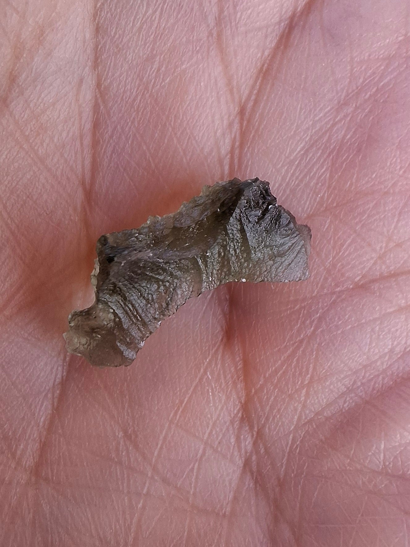 Moldavite Piece, 0.69g, Tektite (Ref: 1486)