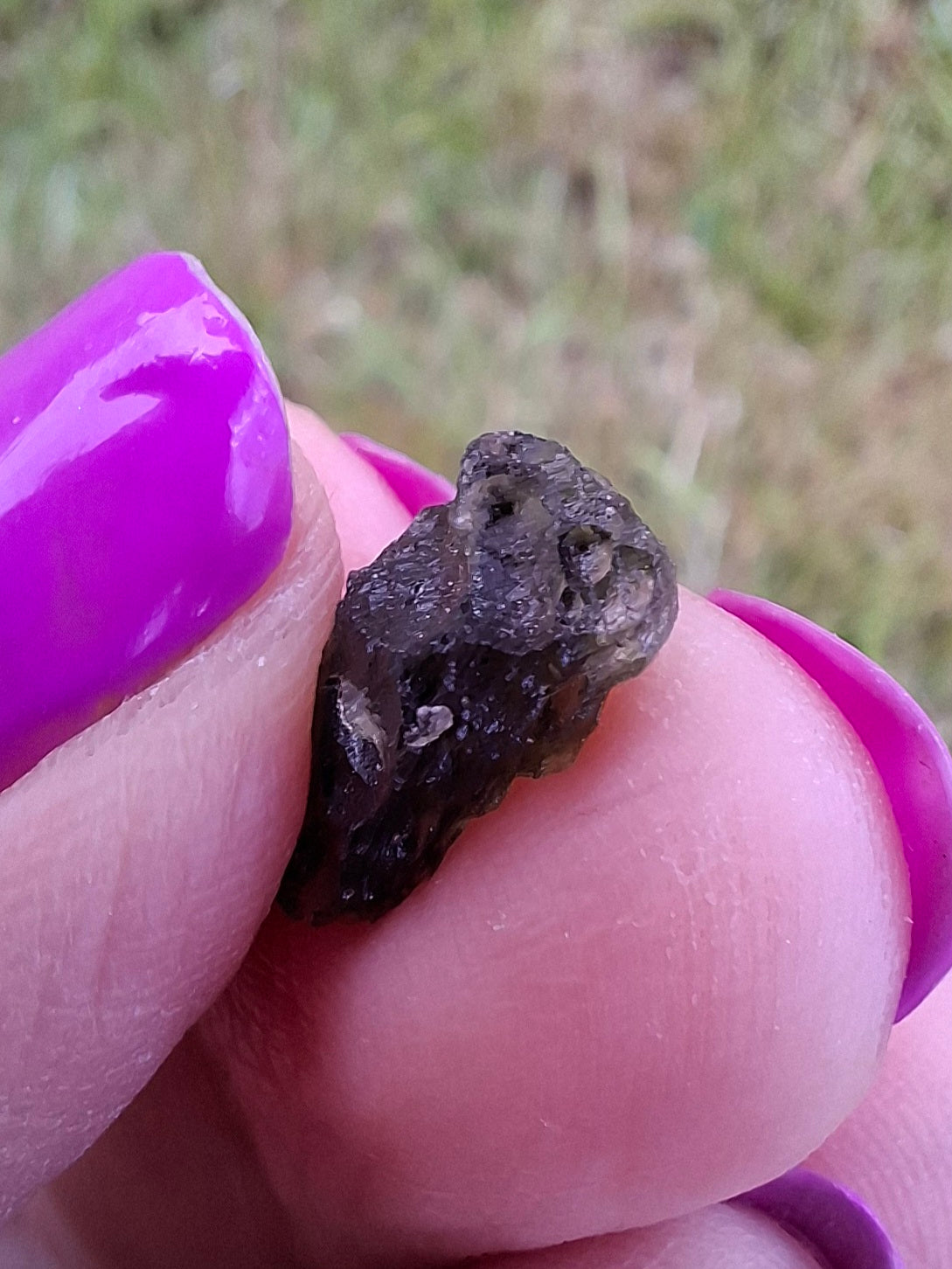 Moldavite Piece, 0.98g, Tektite (Ref: 1427)