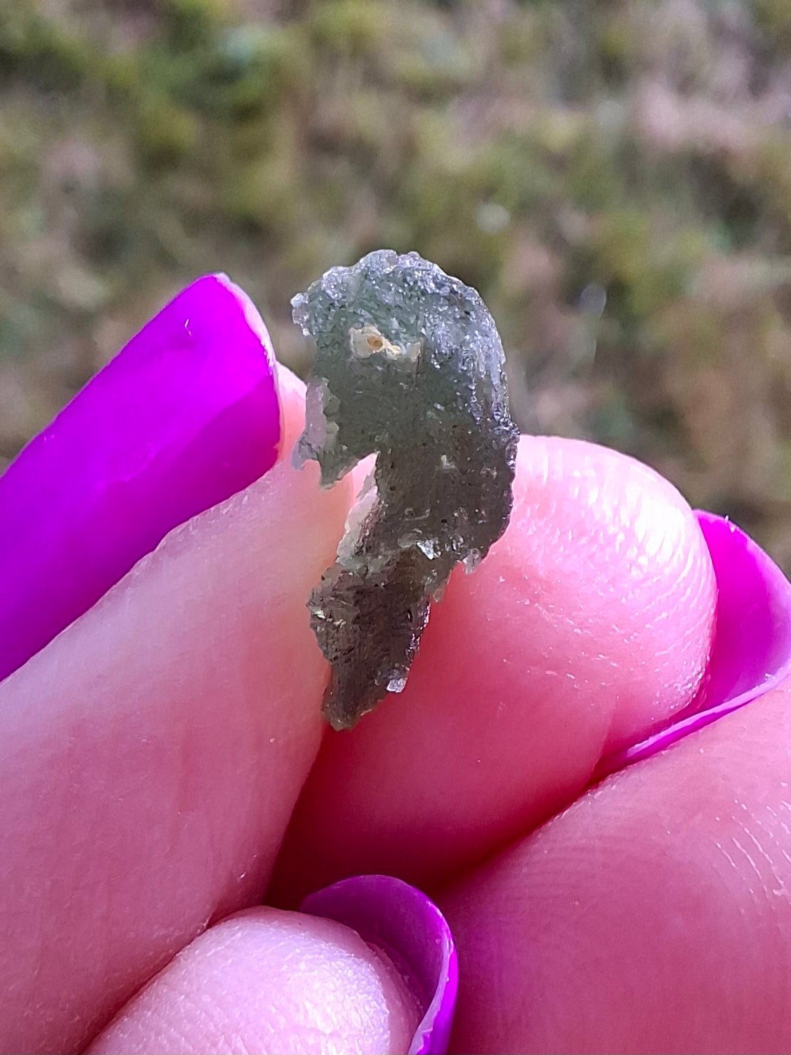 Moldavite Piece, 0.72g, Tektite (Ref: 1438)