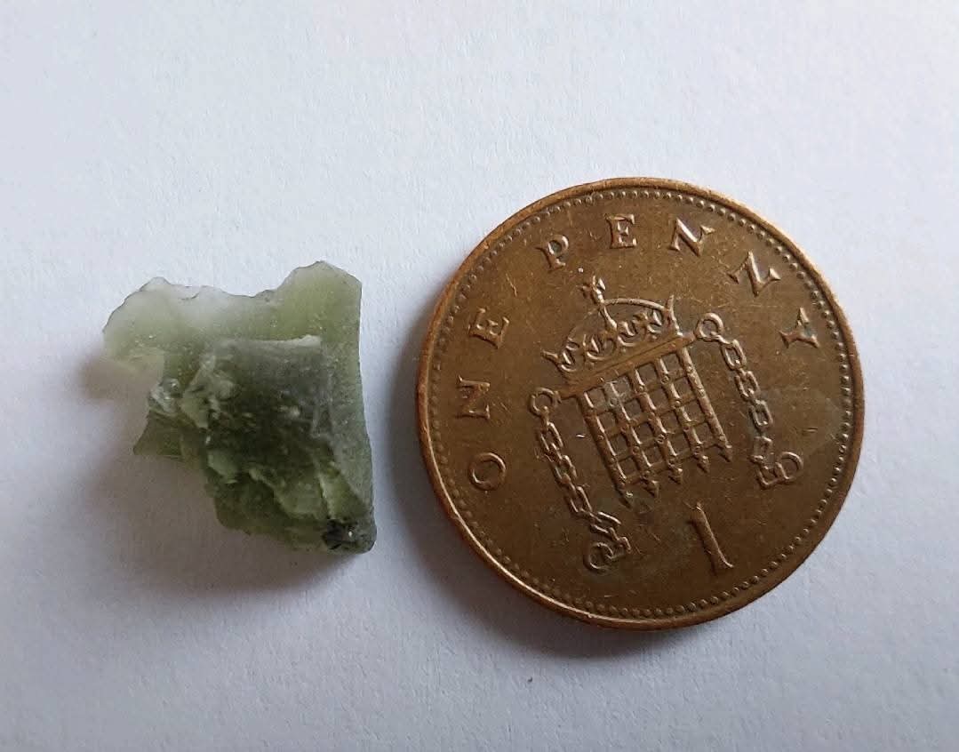 Moldavite Piece, 0.69g, Tektite (Ref: E60)