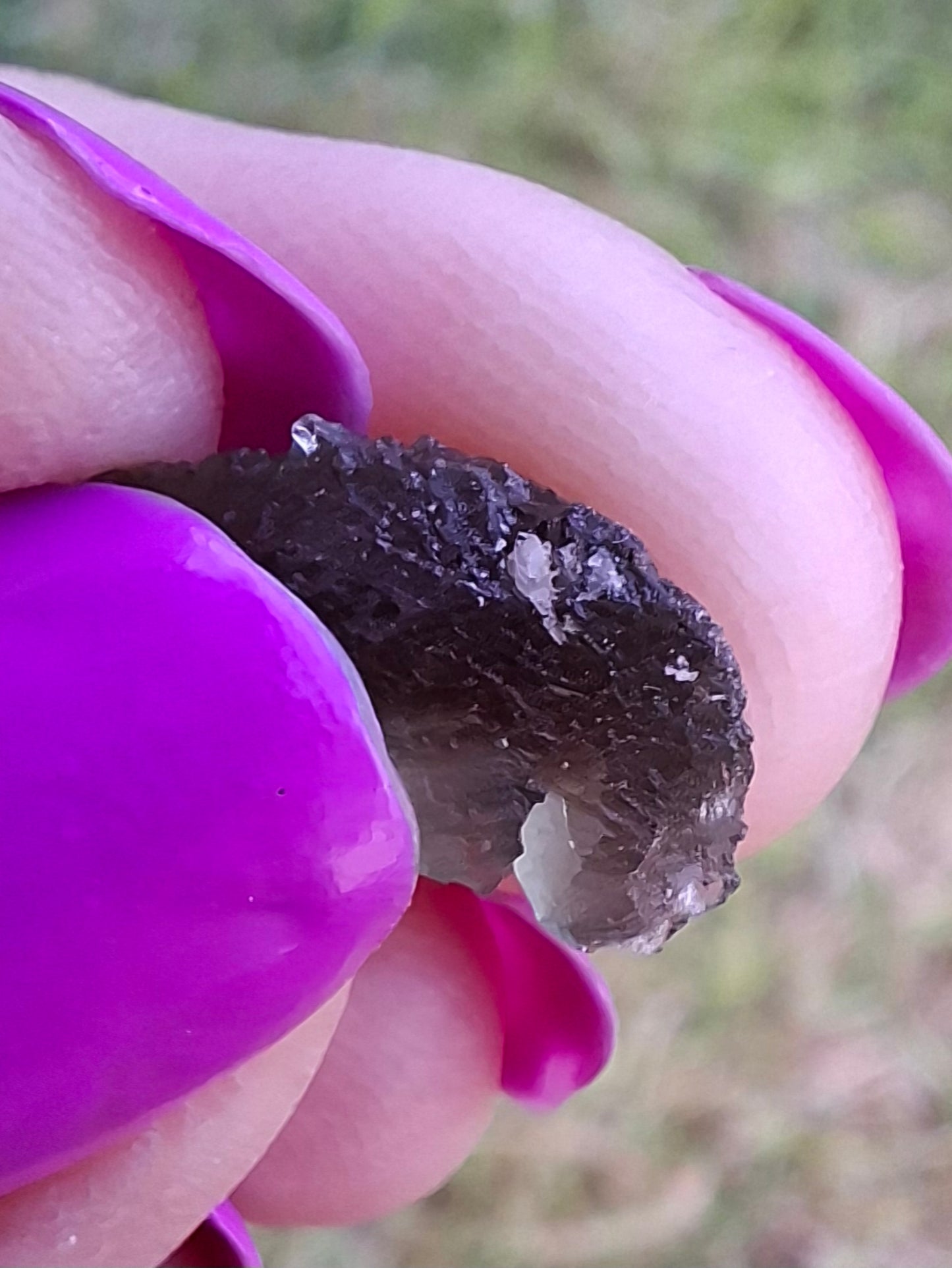Moldavite Piece, 0.51g, Tektite (Ref: 1450)