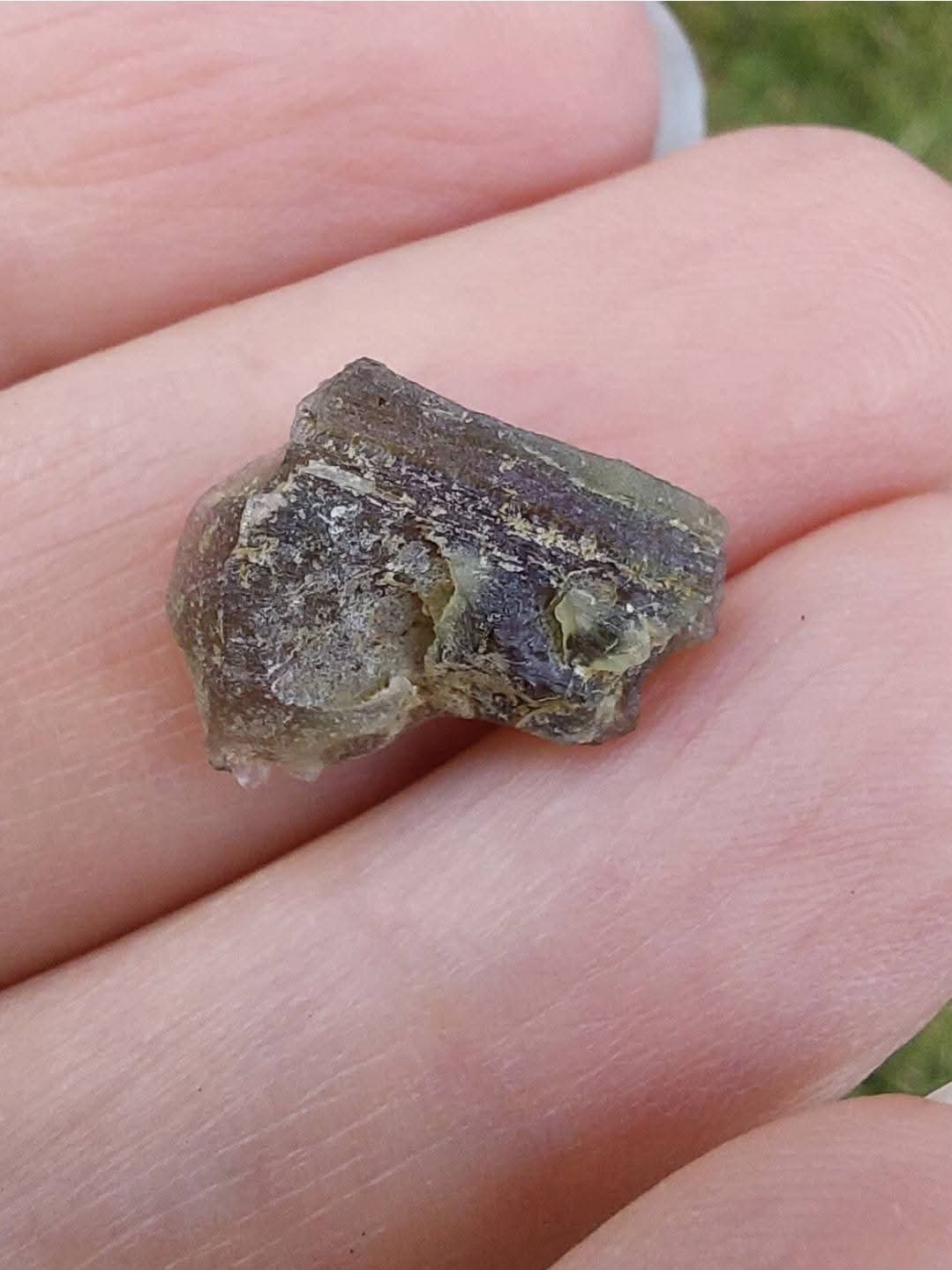 Moldavite Piece, 0.81g, Tektite (Ref: E164)