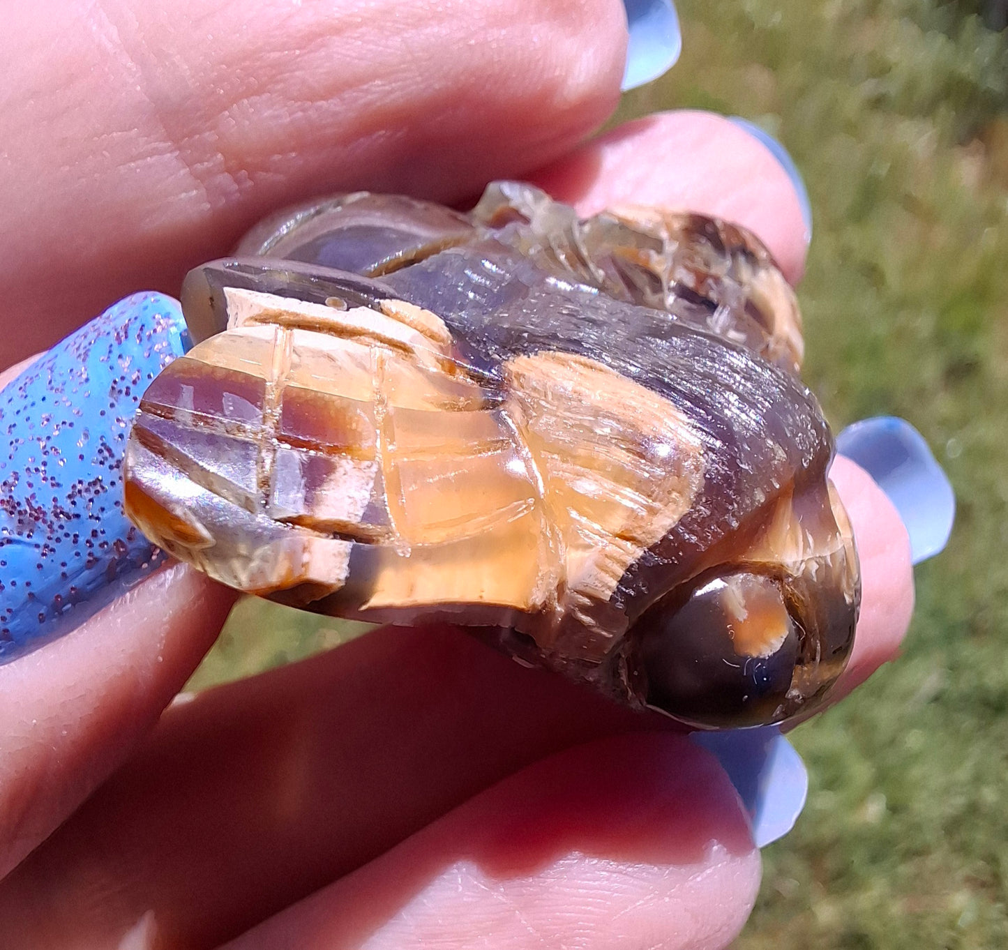 Red Amber Honey Bee Carving, 6.93g, Fossil (Ref: Bee33)