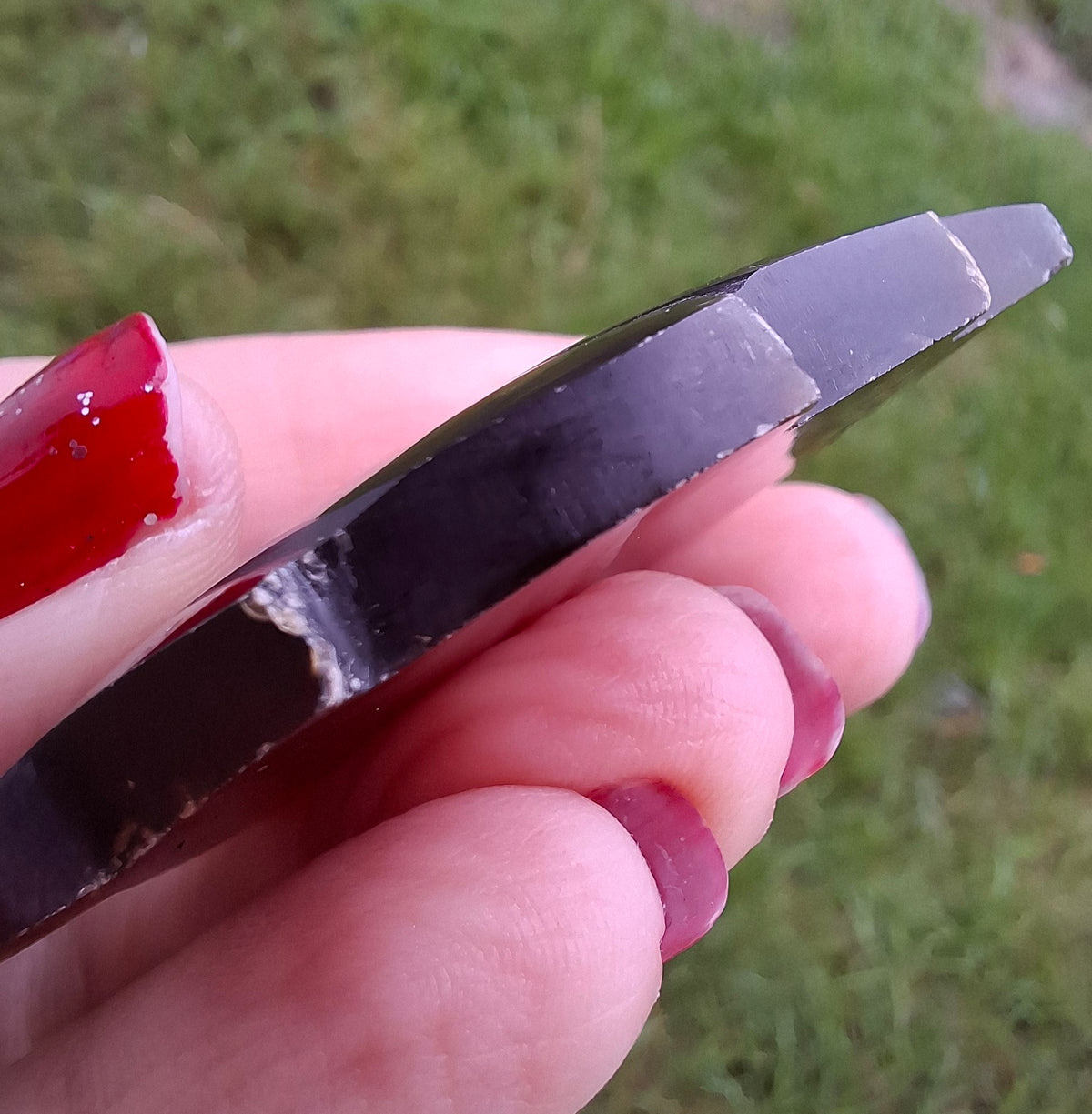 Red Amber Leaf Carving, 8.45g, Fossil (Ref: Leaf1)