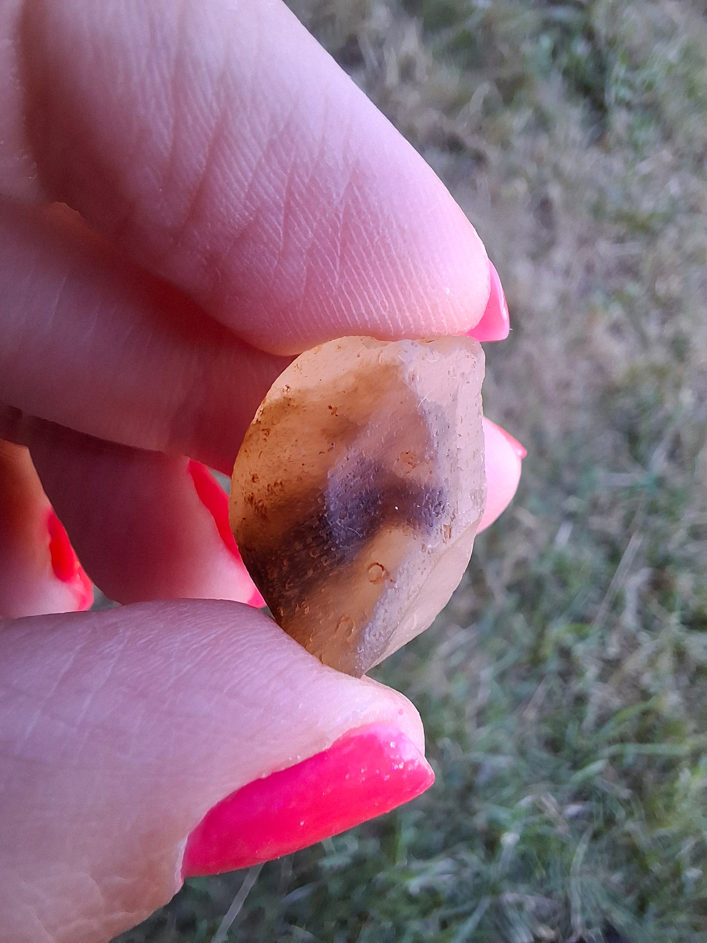 Libyan Desert Glass (darker) Piece, 4.70g, Tektite (Ref: L1372)