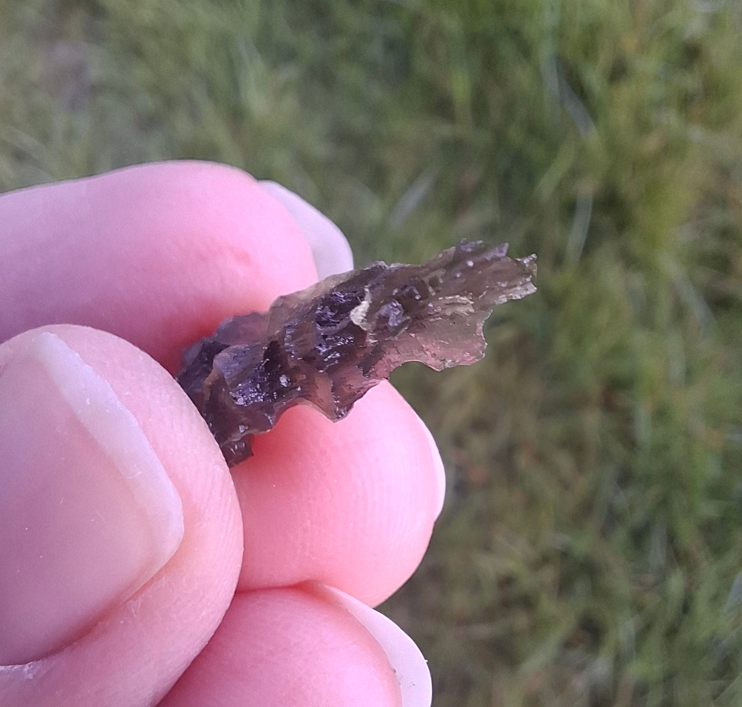 Moldavite Piece, JEZKOVNA BESEDNICE, 0.98g, Tektite (Ref: 1263)