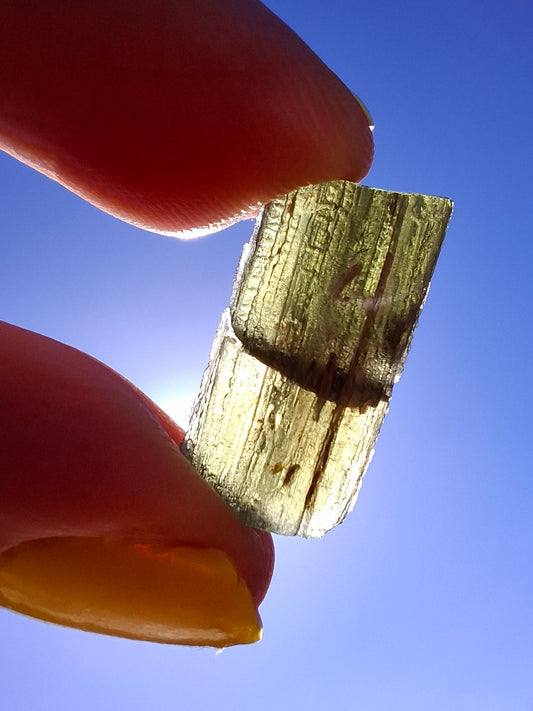 Moldavite Piece, 2.26g, Tektite (Ref: 1509)