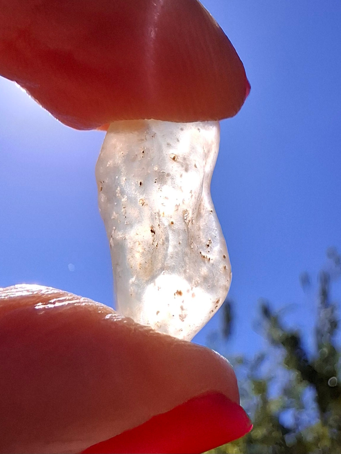 Libyan Desert Glass small Piece, 1.50g, Tektite