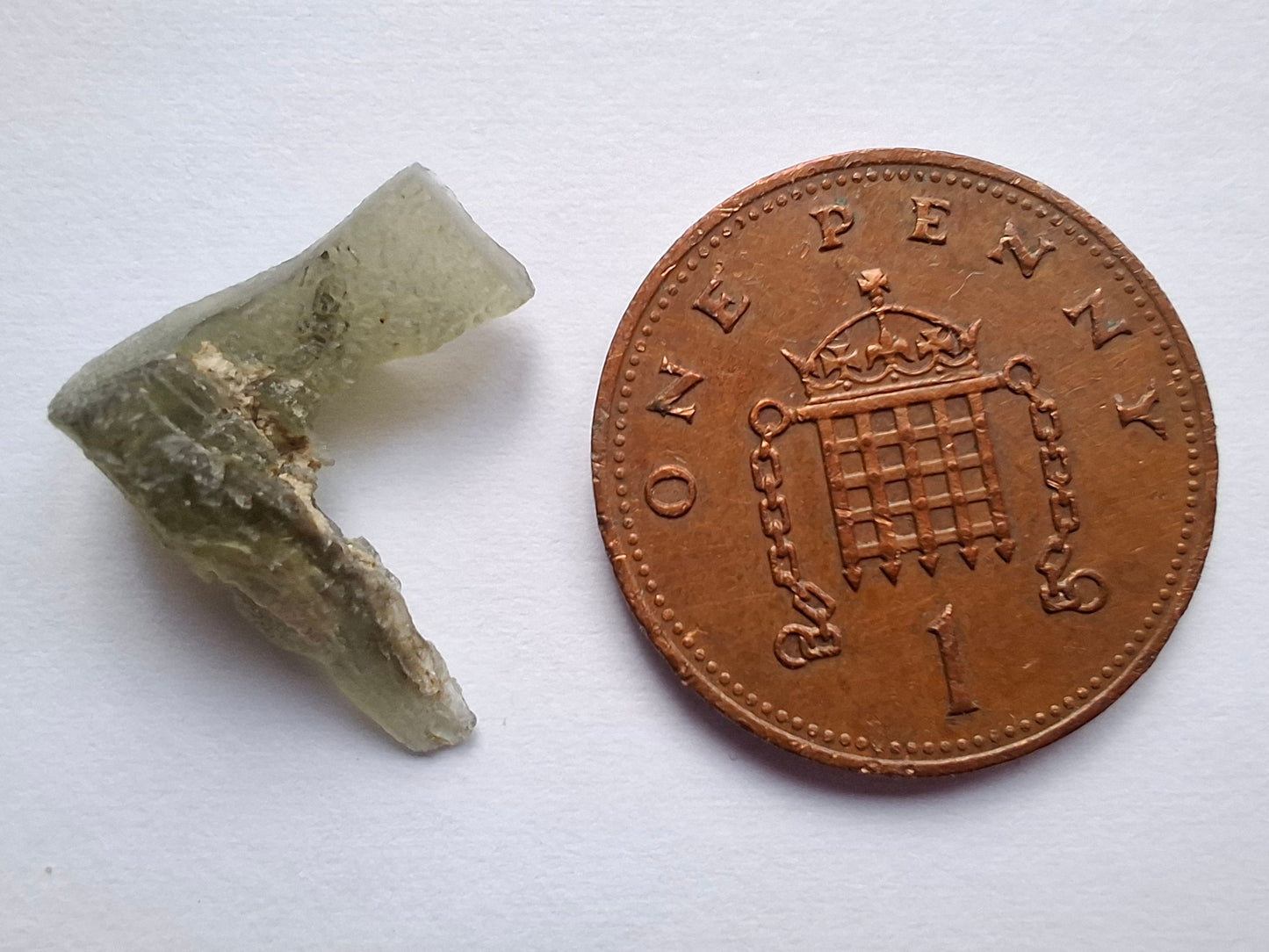 Moldavite Piece, 0.66g, Tektite (Ref: 1436)