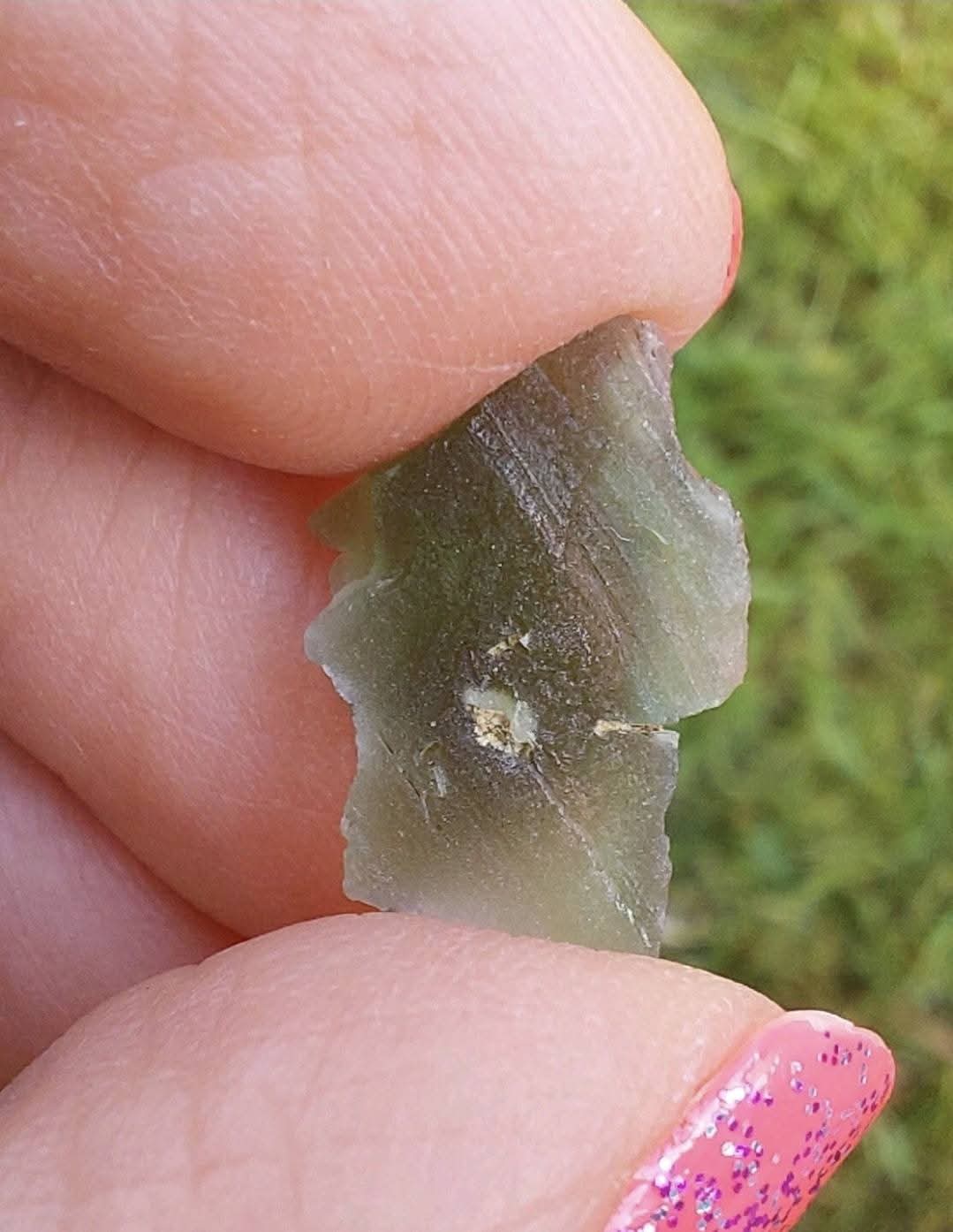 Moldavite Piece, 0.75g, Tektite (Ref: 1124)