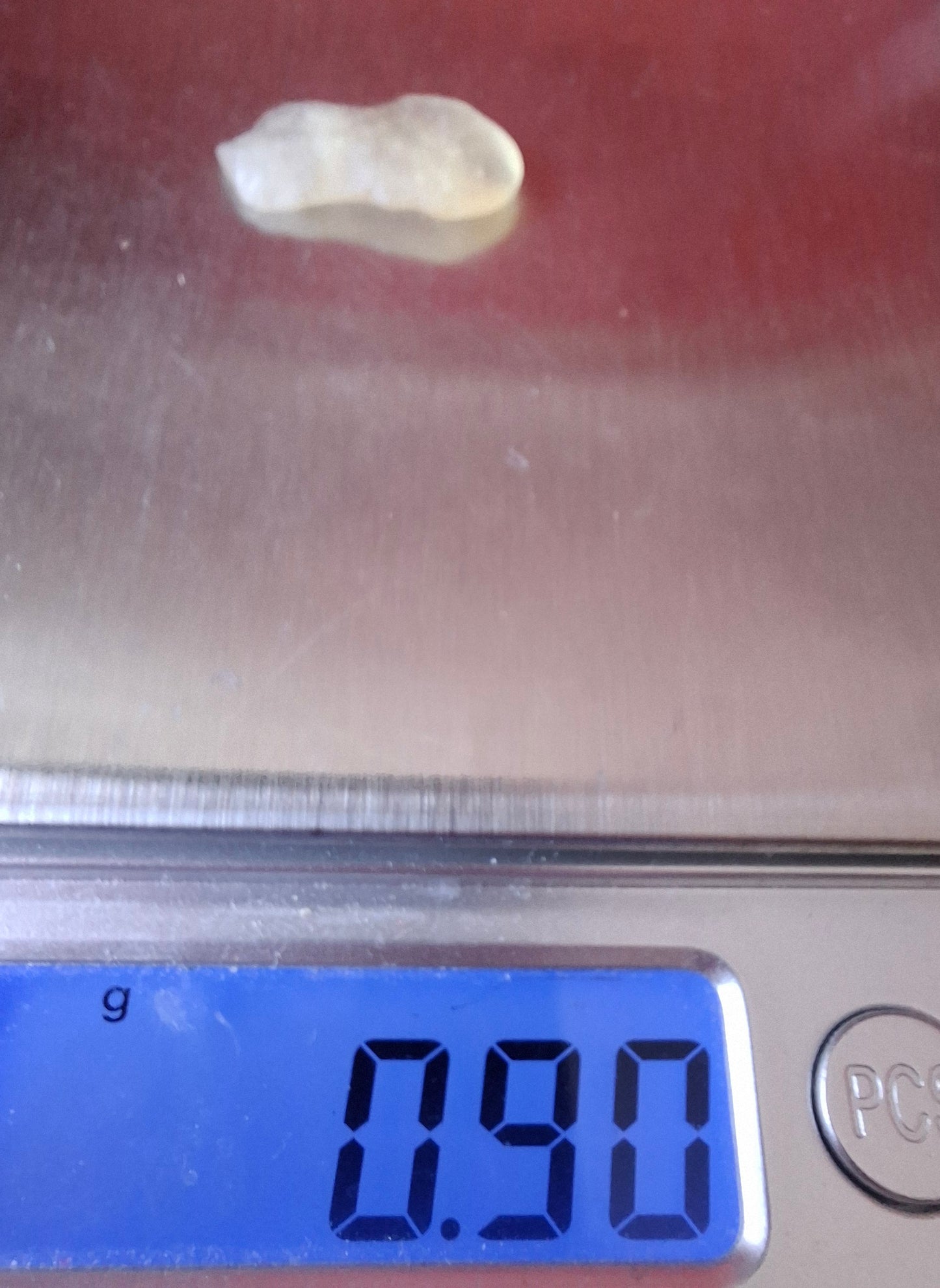 Libyan Desert Glass small Piece, 0.90g, Tektite (Ref: L1344)